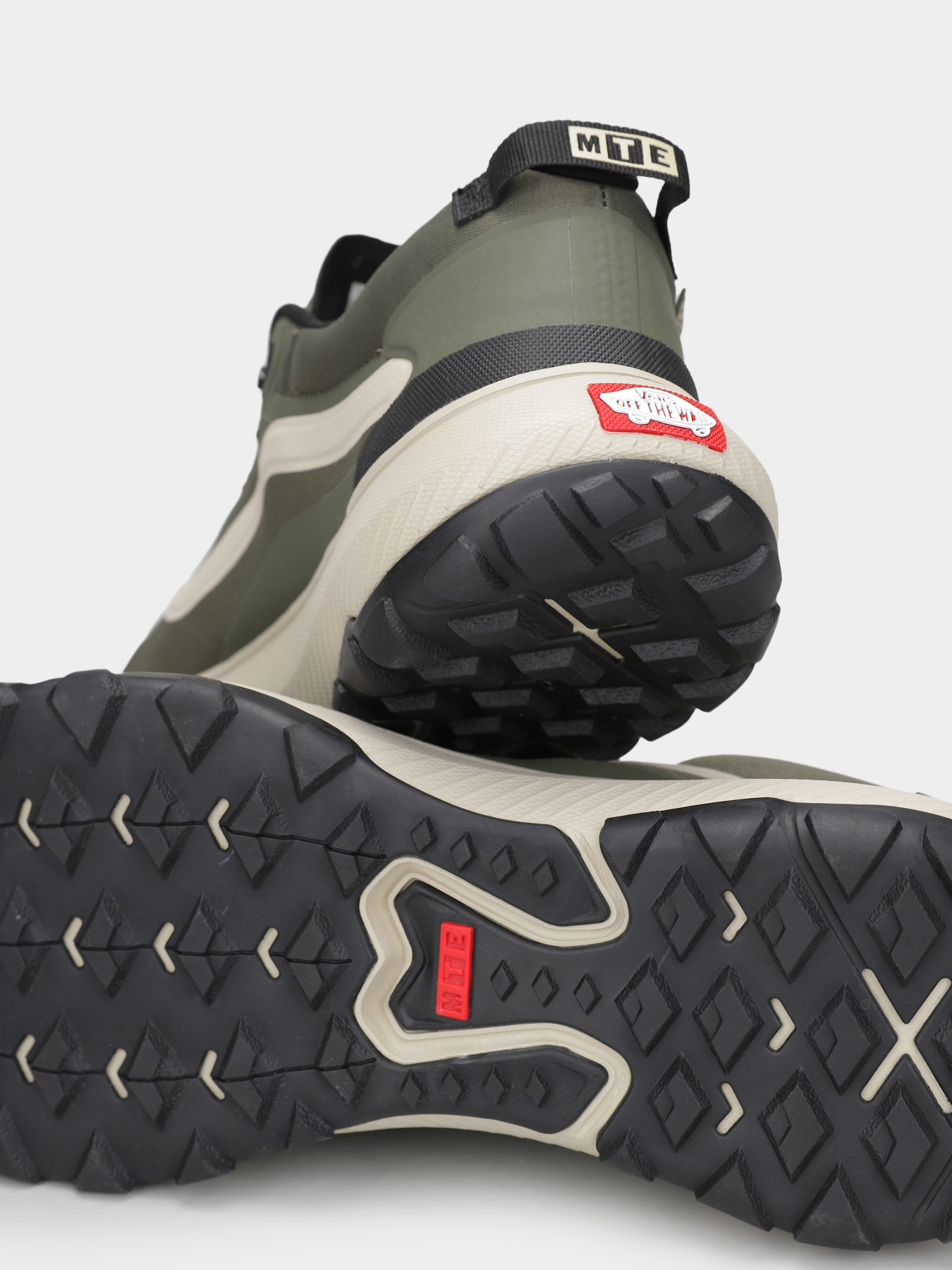 Кросівки повсякденні Vans MTE Crosspath модель VN000CVU50K1 Кросівки повсякденні Vans MTE Crosspath модель VN000CVU50K1 Фото