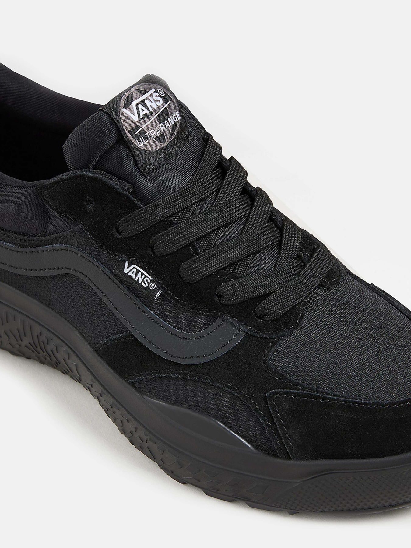 Кросівки Vans MTE Ultrarange Neo Vr3 модель VN000BCEBKA1 Фото