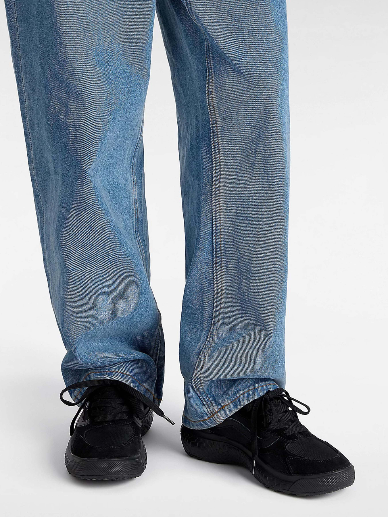 Кроссовки повседневные Vans MTE Ultrarange Neo Vr3 модель VN000BCEBKA1 Фото