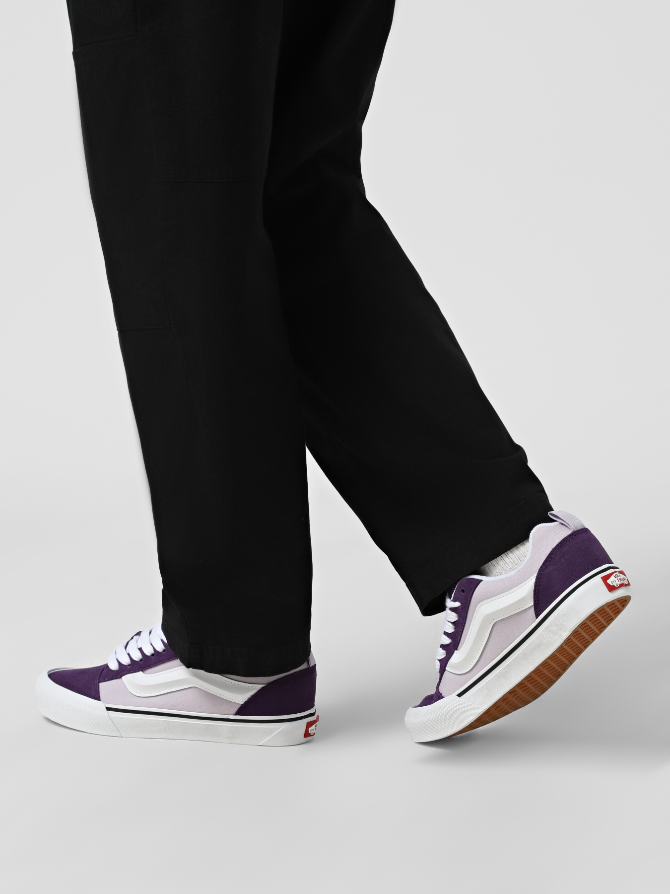 Кеди низькі Vans Knu Skool модель VN000D6ZEMY1 Кеди низькі Vans Knu Skool модель VN000D6ZEMY1 Фото