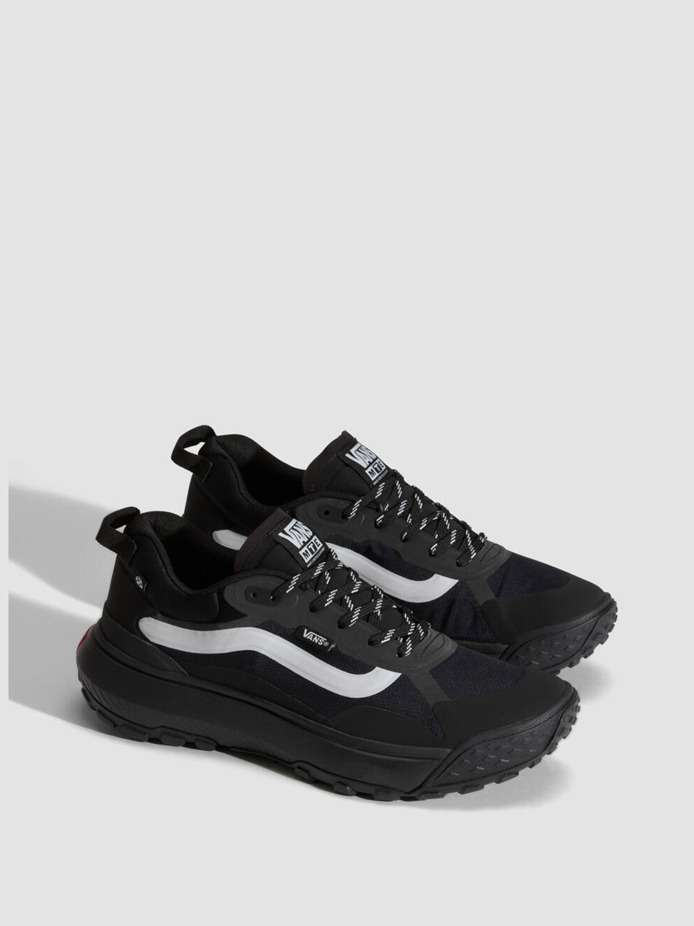 Кроссовки повседневные Vans MTE Crosspath модель VN000CVUBLK1 Кроссовки повседневные Vans MTE Crosspath модель VN000CVUBLK1 Фото