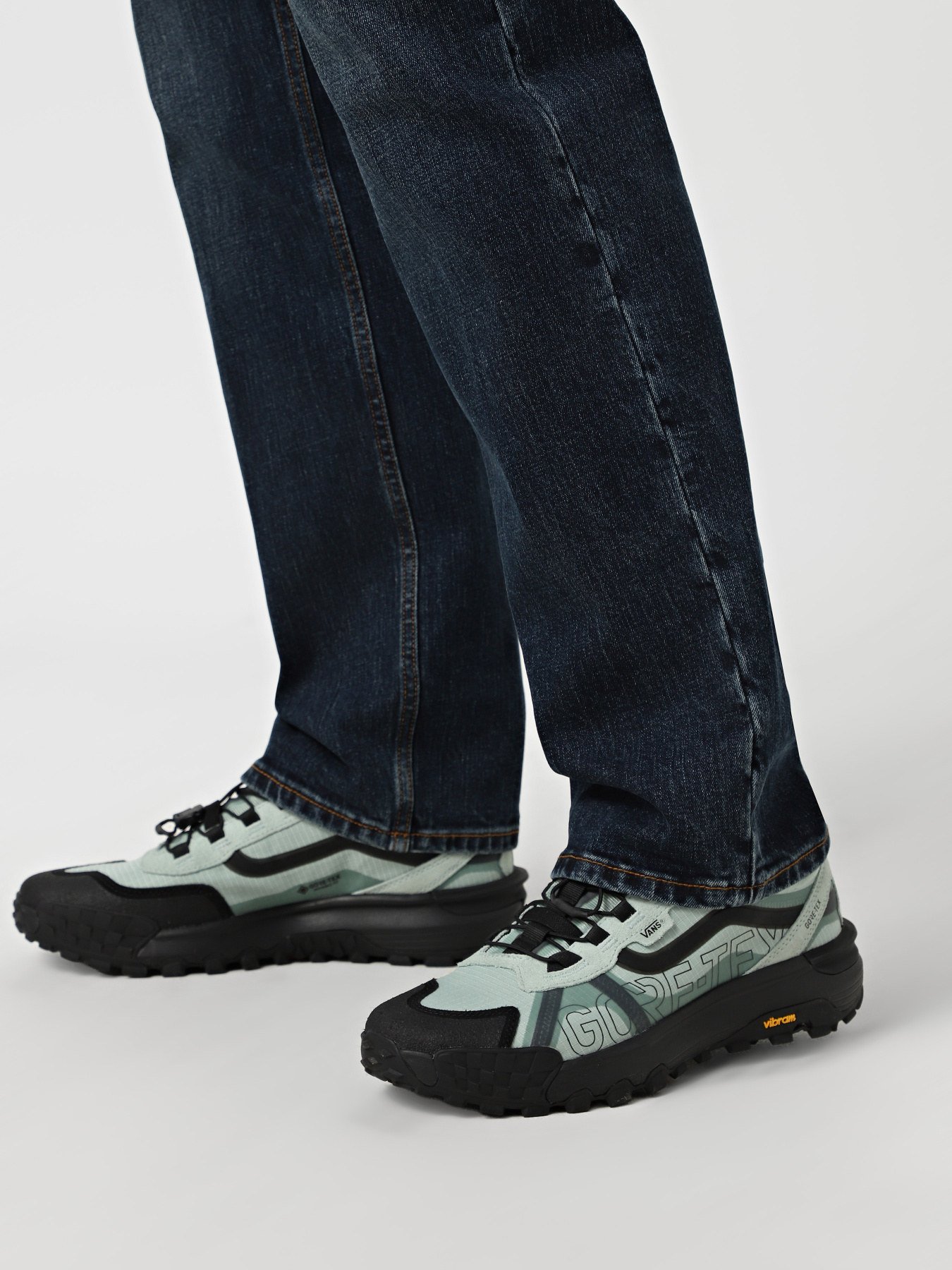 Кросівки аутдор Vans MTE Crosspath XC Gore-Tex модель VN000DAMRMO1 Фото