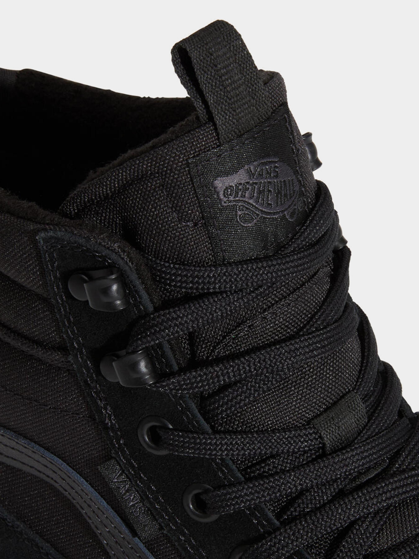 Черевики Vans Модель VN000DAQBKA1 Фото