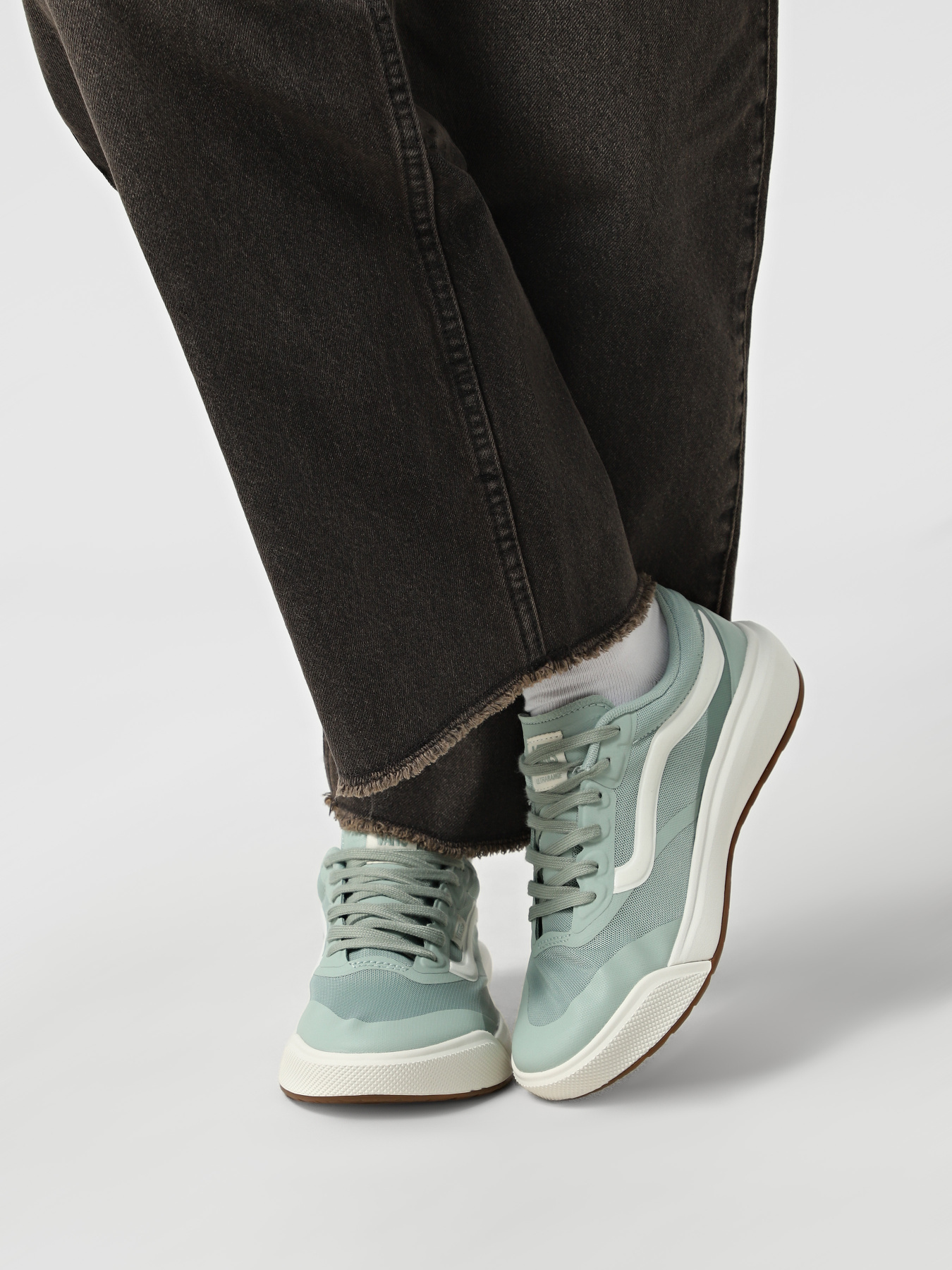 Кроссовки повседневные Vans модель VN000D60EMW1 Кроссовки повседневные Vans модель VN000D60EMW1 Фото