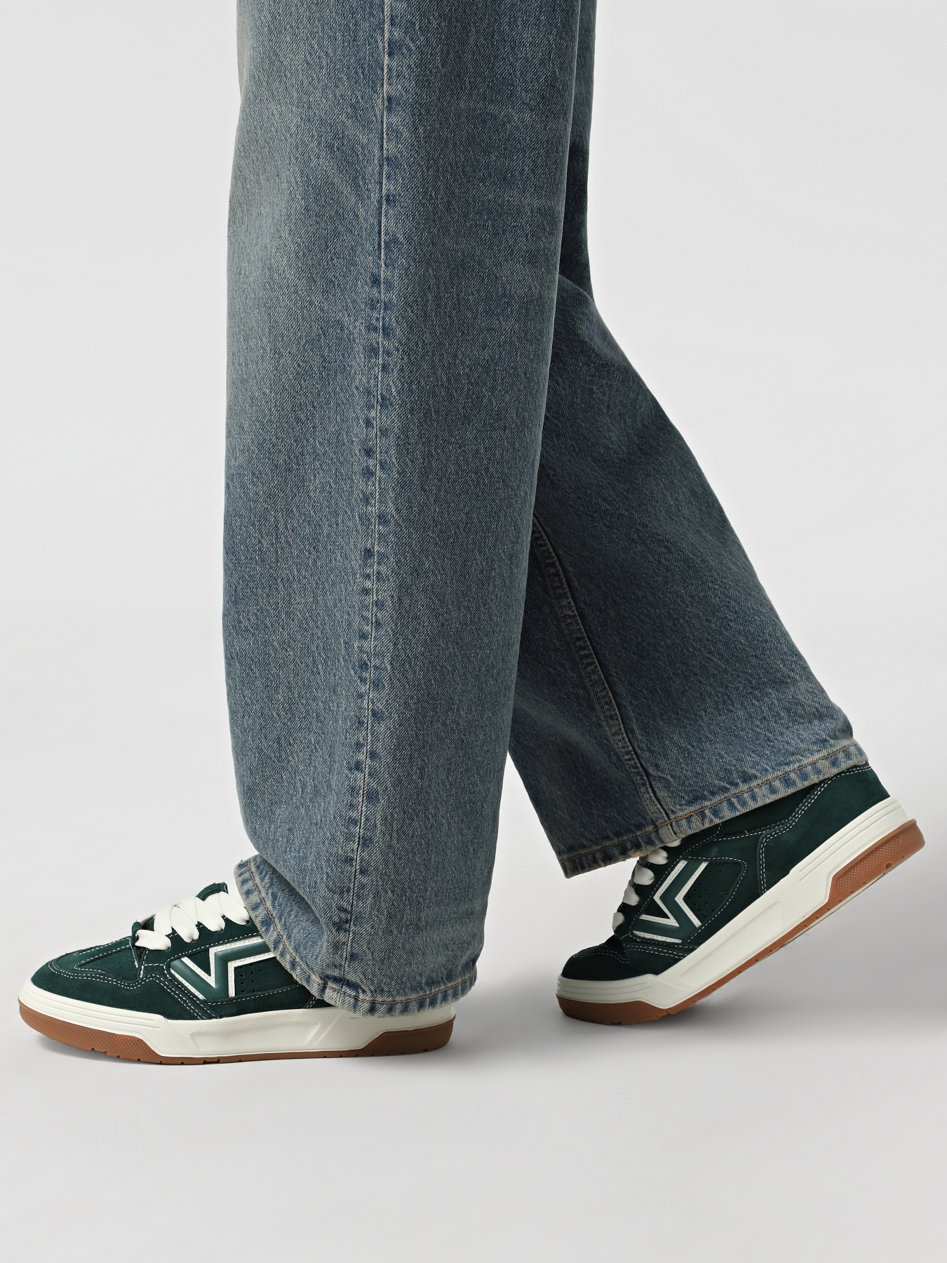 Кеди низькі Vans Модель VN000D6FEME1 Фото