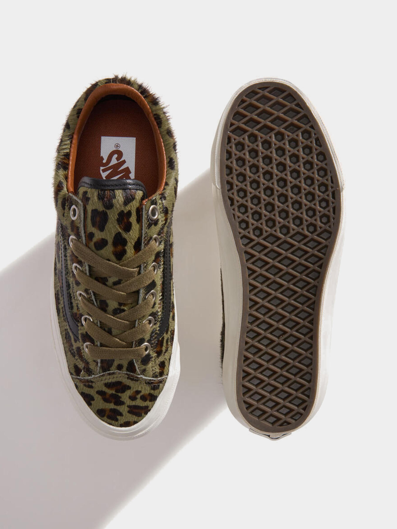 Кеды низкие Vans OLD SKOOL модель VN000EHDOLV1 Фото