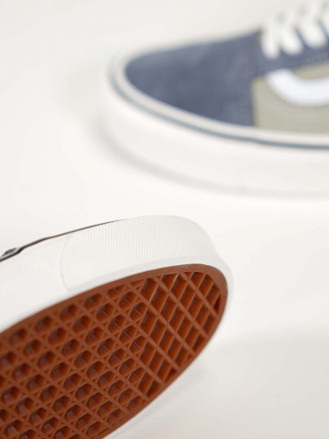 Кеды низкие Vans Anaheim Old Skool 36 DX модель VN0A54F341G1 Фото