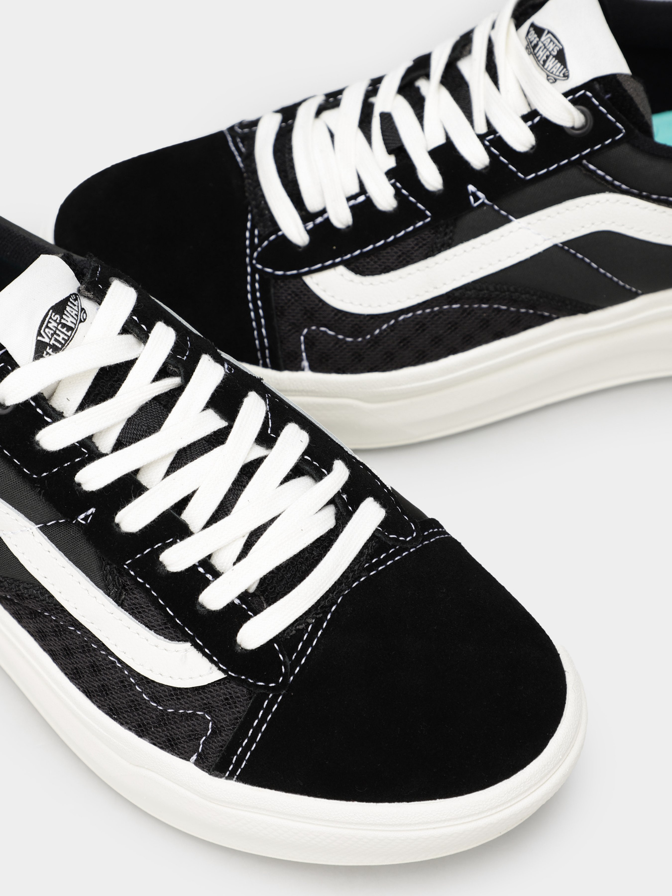 Кеды низкие Vans Old Skool Overt Plus ComfyCush Lux модель VN0A4BVL1KP1 Фото