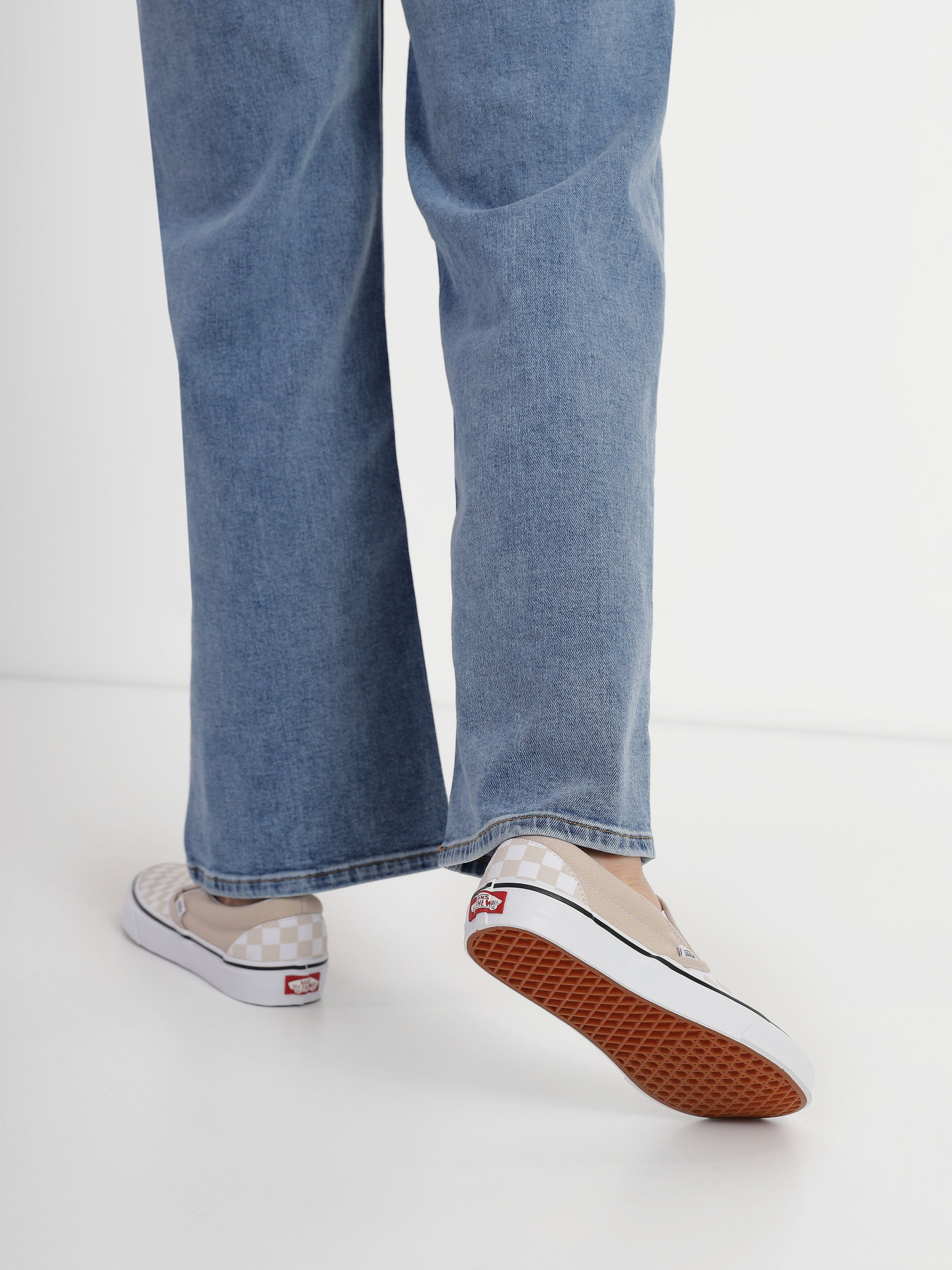 Сліпони Vans Classic Color Theory Checkerboard модель VN0A7Q5DBLL1 Фото