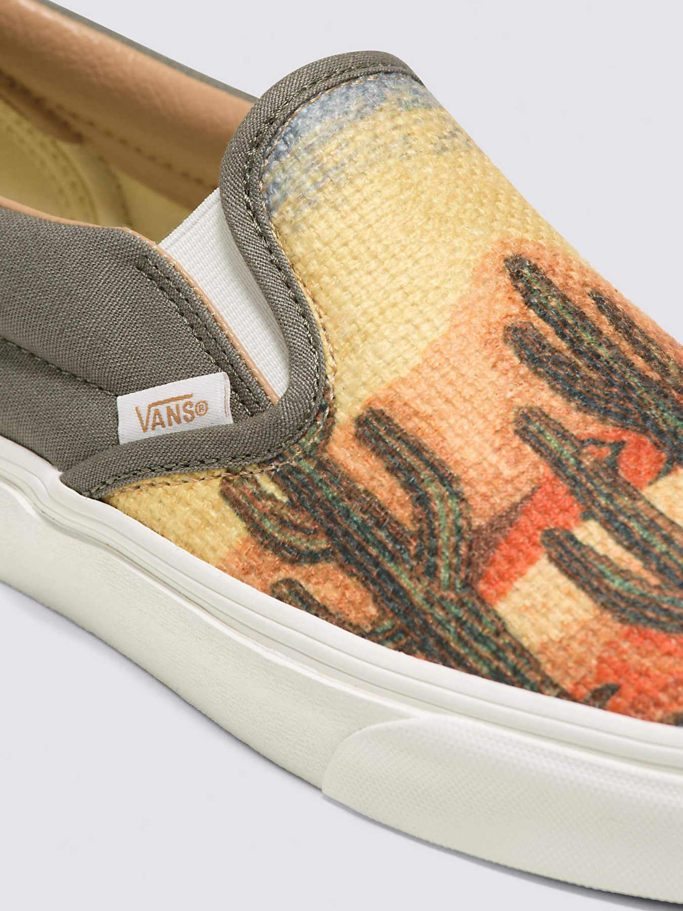 Сліпони Vans Classic Slip-On модель VN0009Q7CEE1 Фото