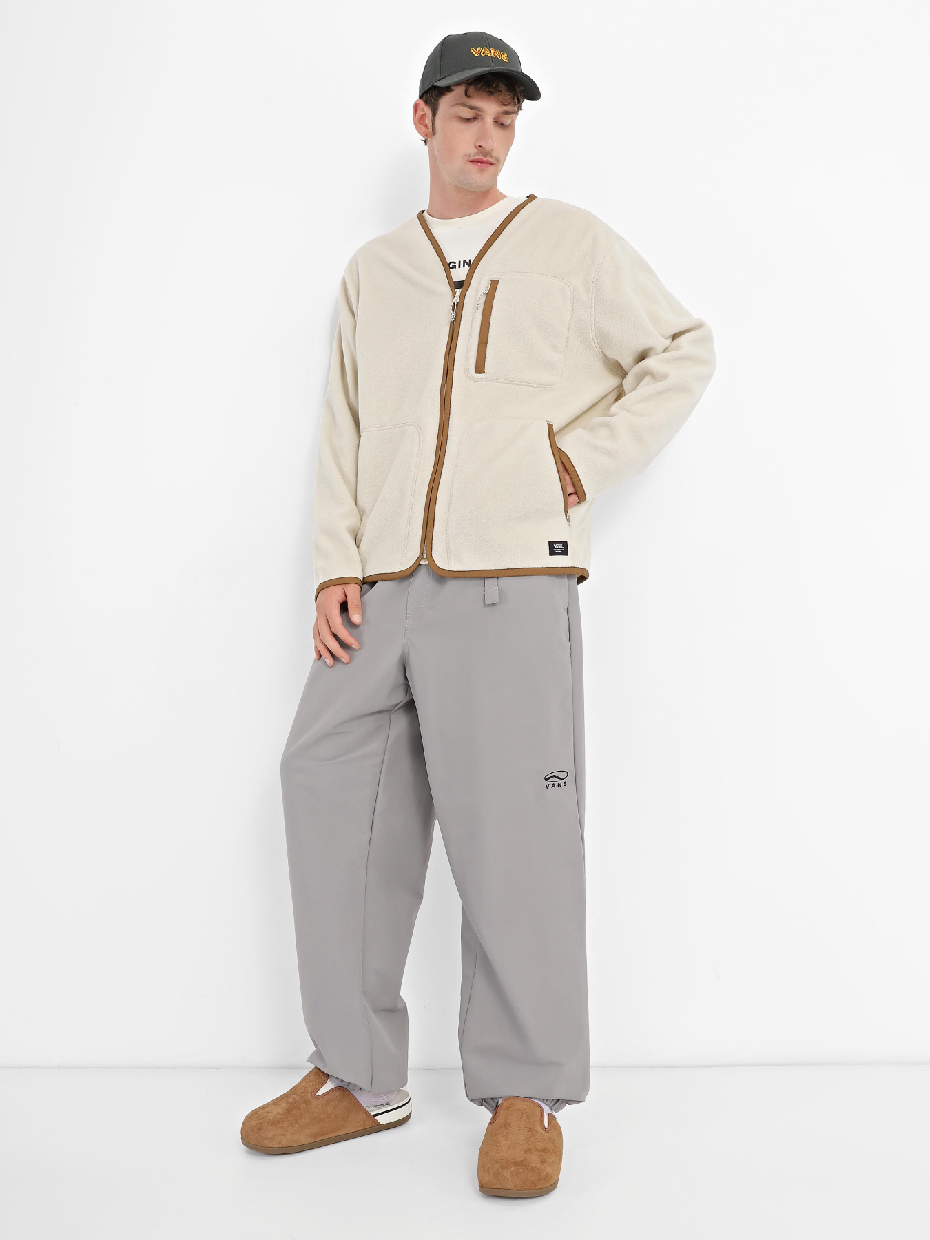 Тапки Vans Harbor VR3 модель VN000BCDBS81 Тапки Vans Harbor VR3 модель VN000BCDBS81 Фото