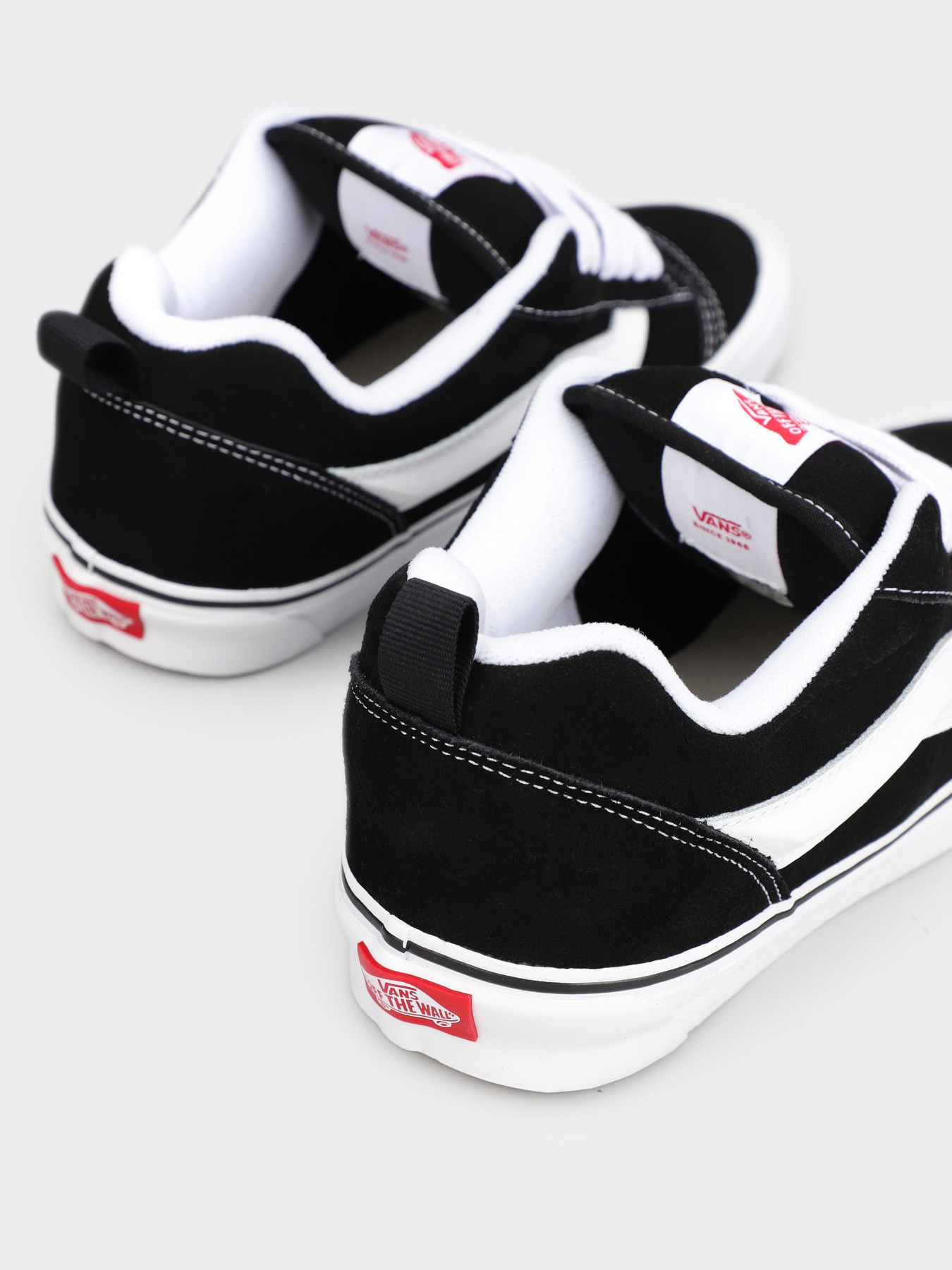 Кеды низкие Vans Knu Skool модель VN0009QC6BT1 Фото