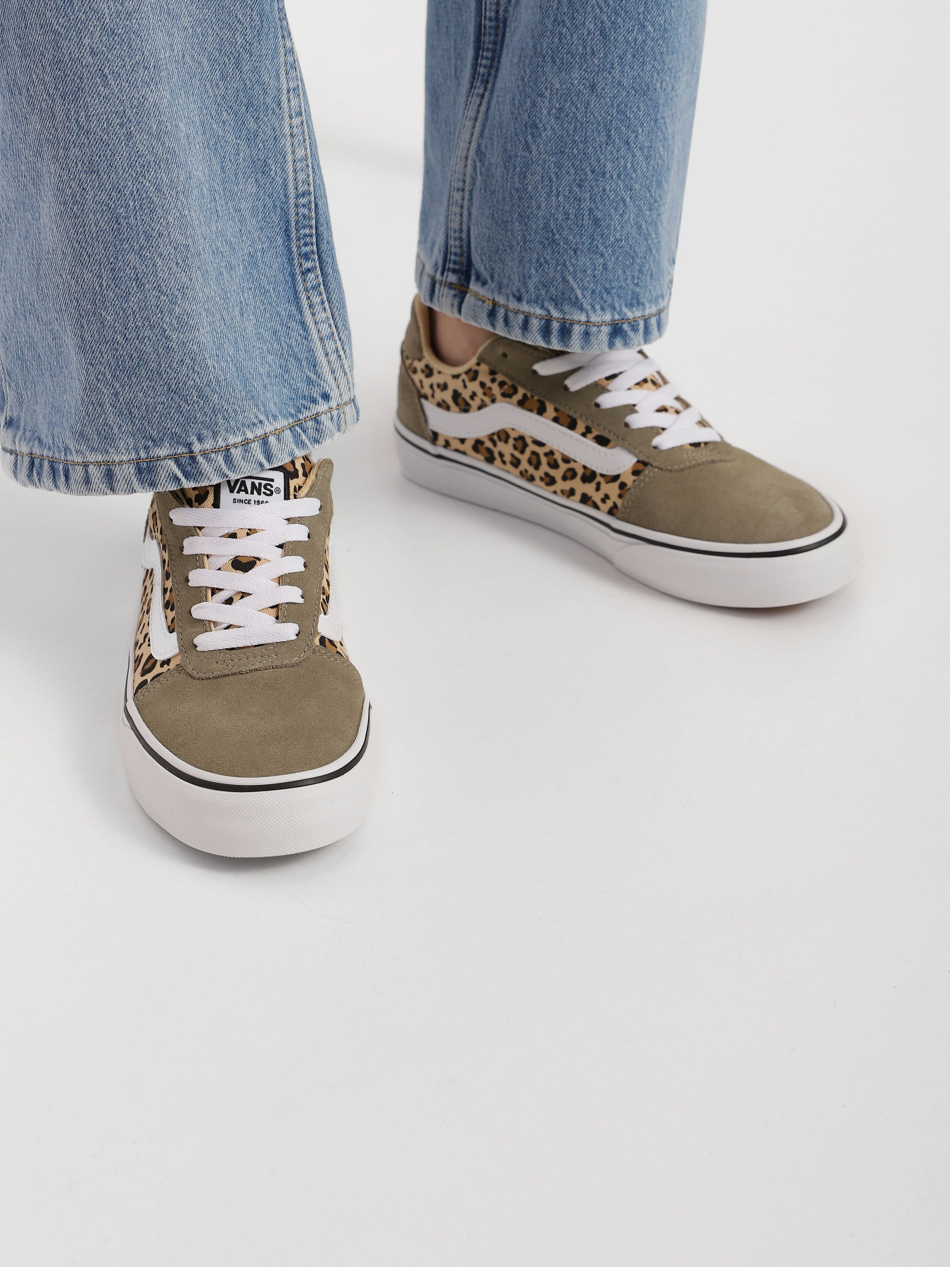 Кеди низькі Vans  WM Ward Deluxe модель VN0A3TLANWH1 Фото