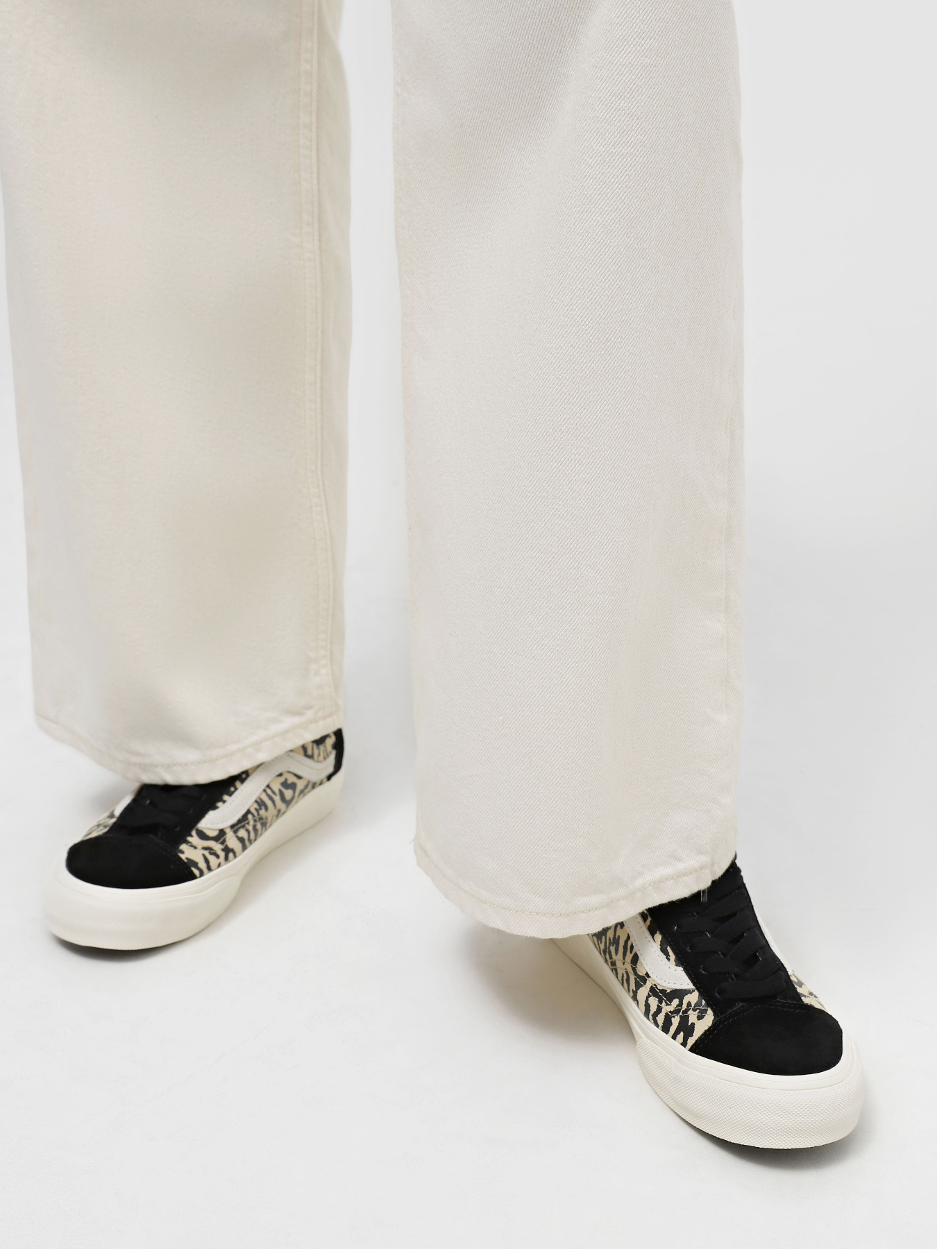 Кеди низькі Vans Style 36 Decon VR3 модель VN0007R22QT1 Фото