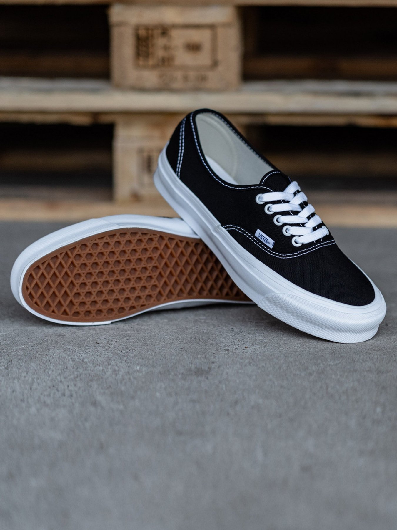Кеди низькі Vans OG Authentic LX модель VN0A4BV91WX1 Фото