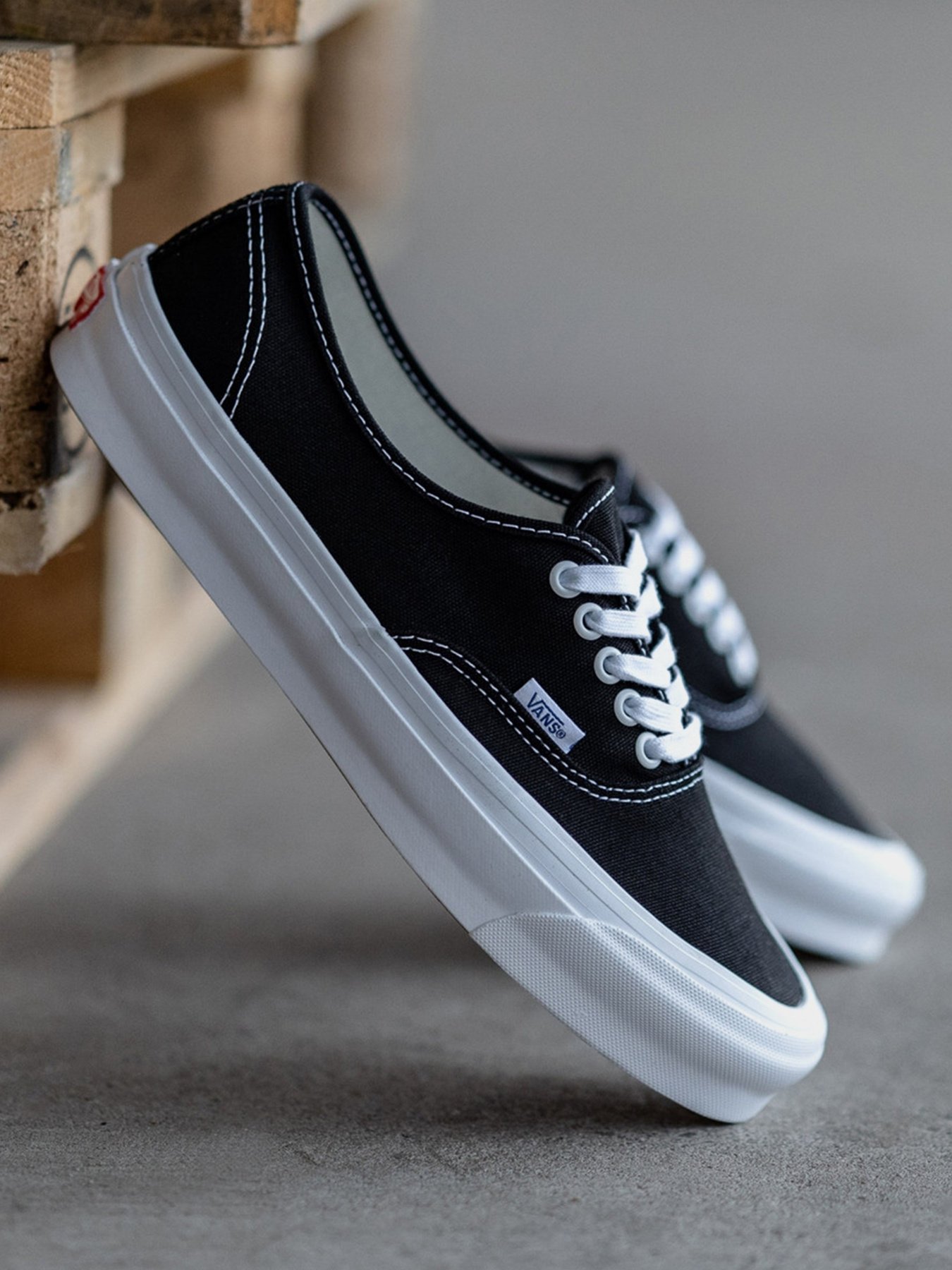 Кеди низькі Vans OG Authentic LX модель VN0A4BV91WX1 Фото