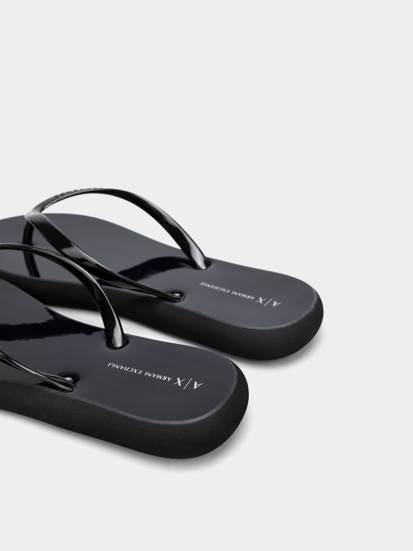 Вьетнамки Armani Exchange модель XDQ007-XCC63-00002 Фото