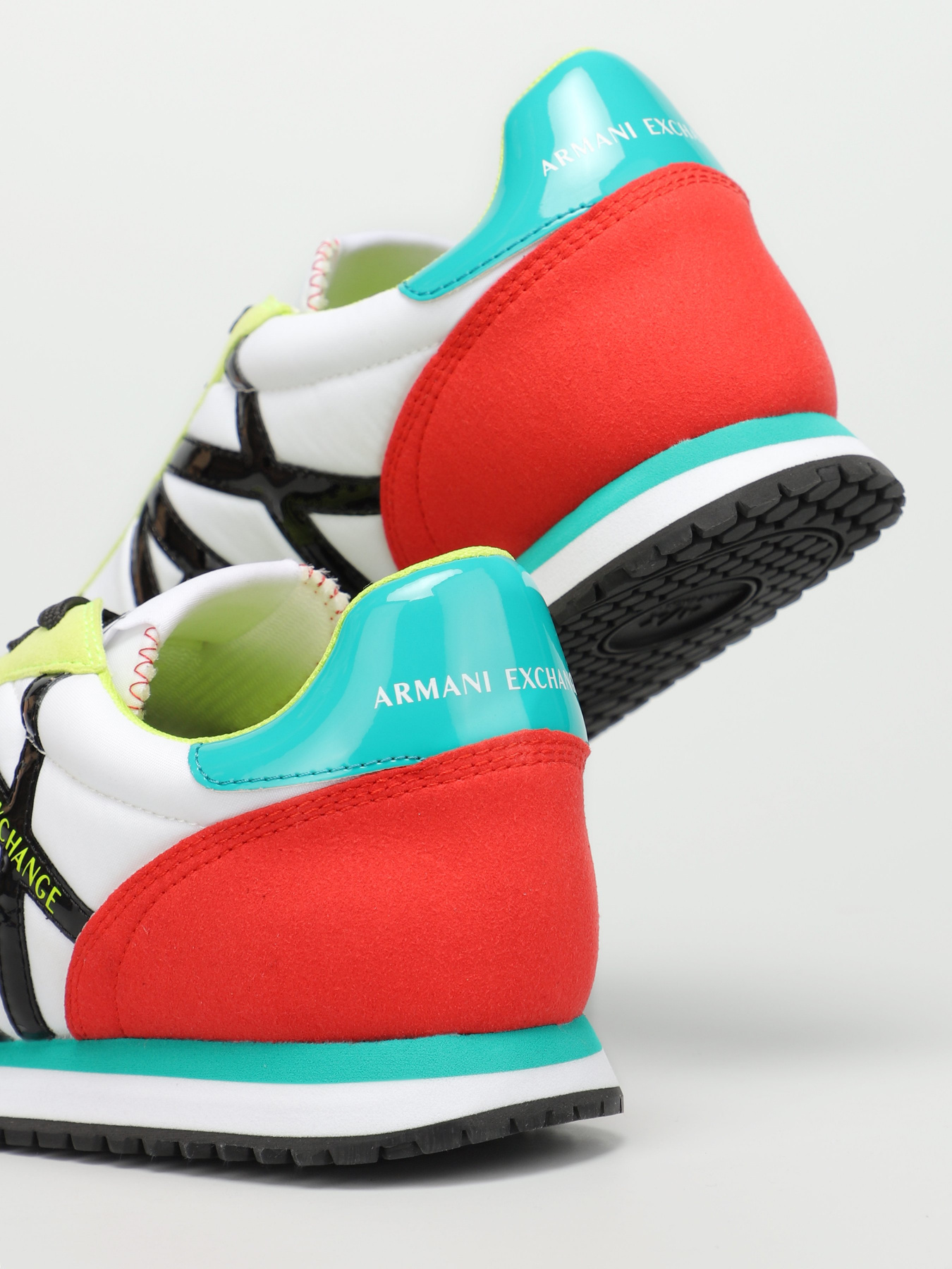 Кроссовки Armani Exchange модель XDX031-XCC62-K512 Фото