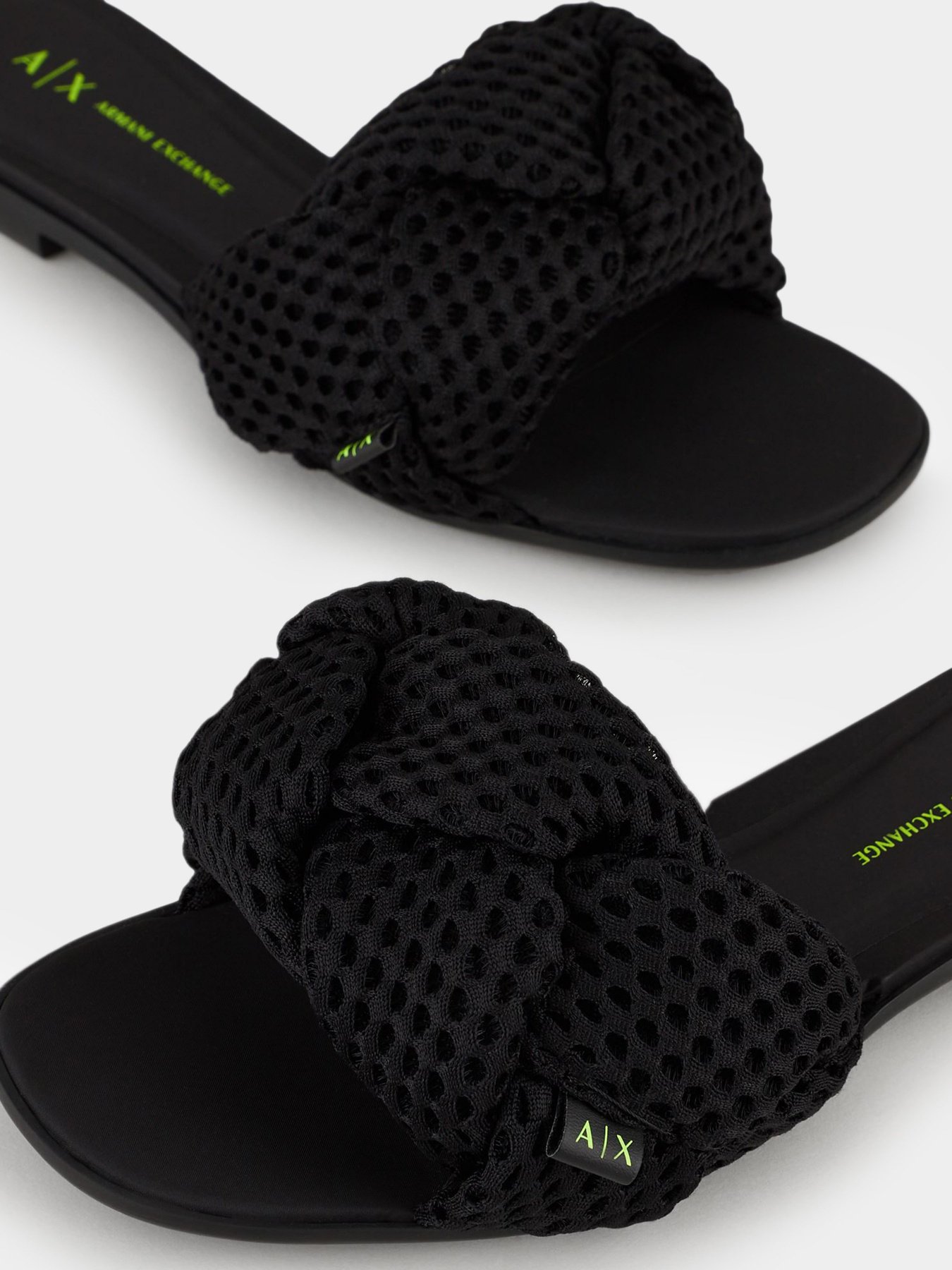 Шлепанцы Armani Exchange модель XDP020-XV374-00002 Фото