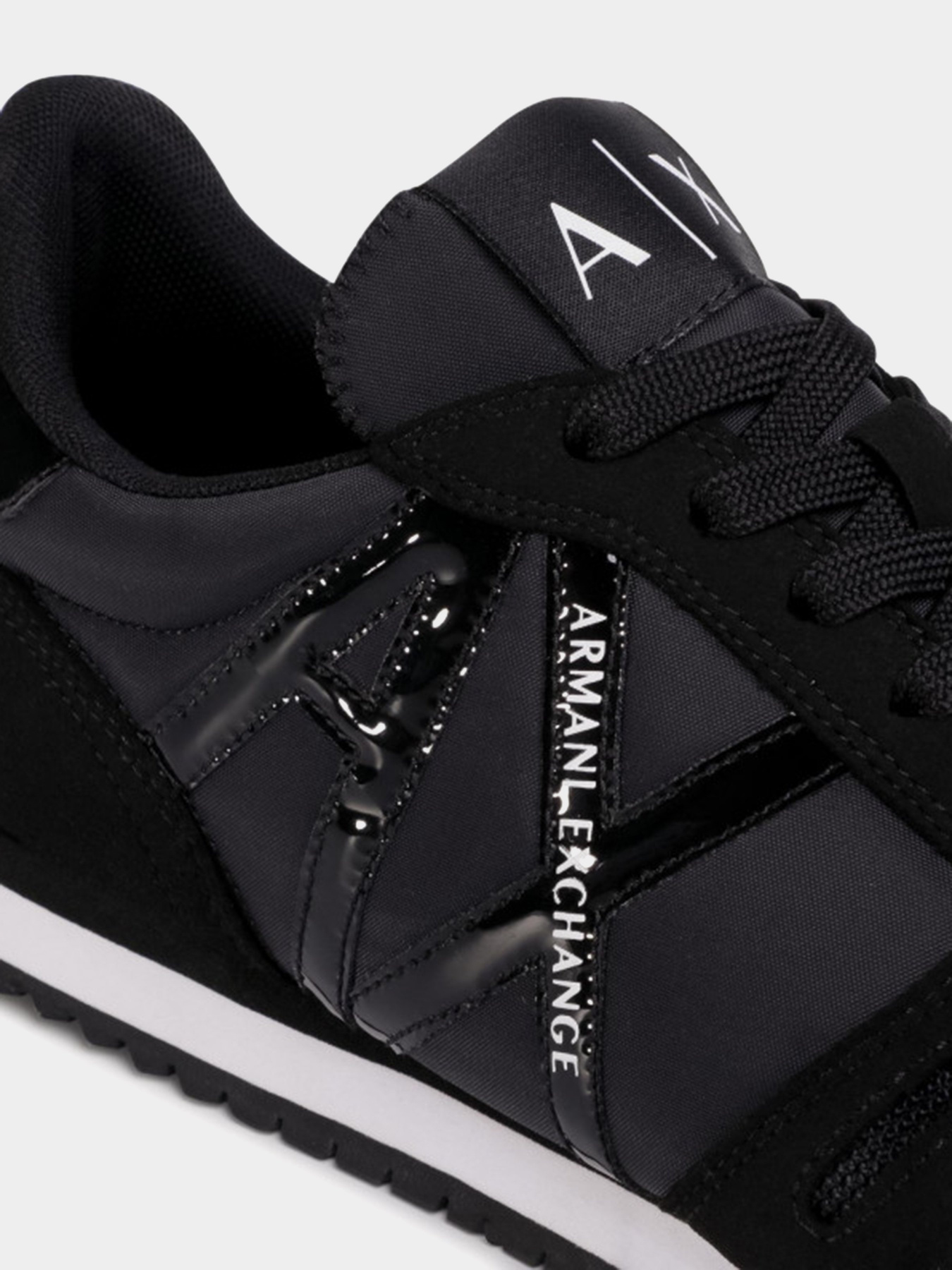 Кроссовки Armani Exchange модель XDX031-XCC62-00002 Фото