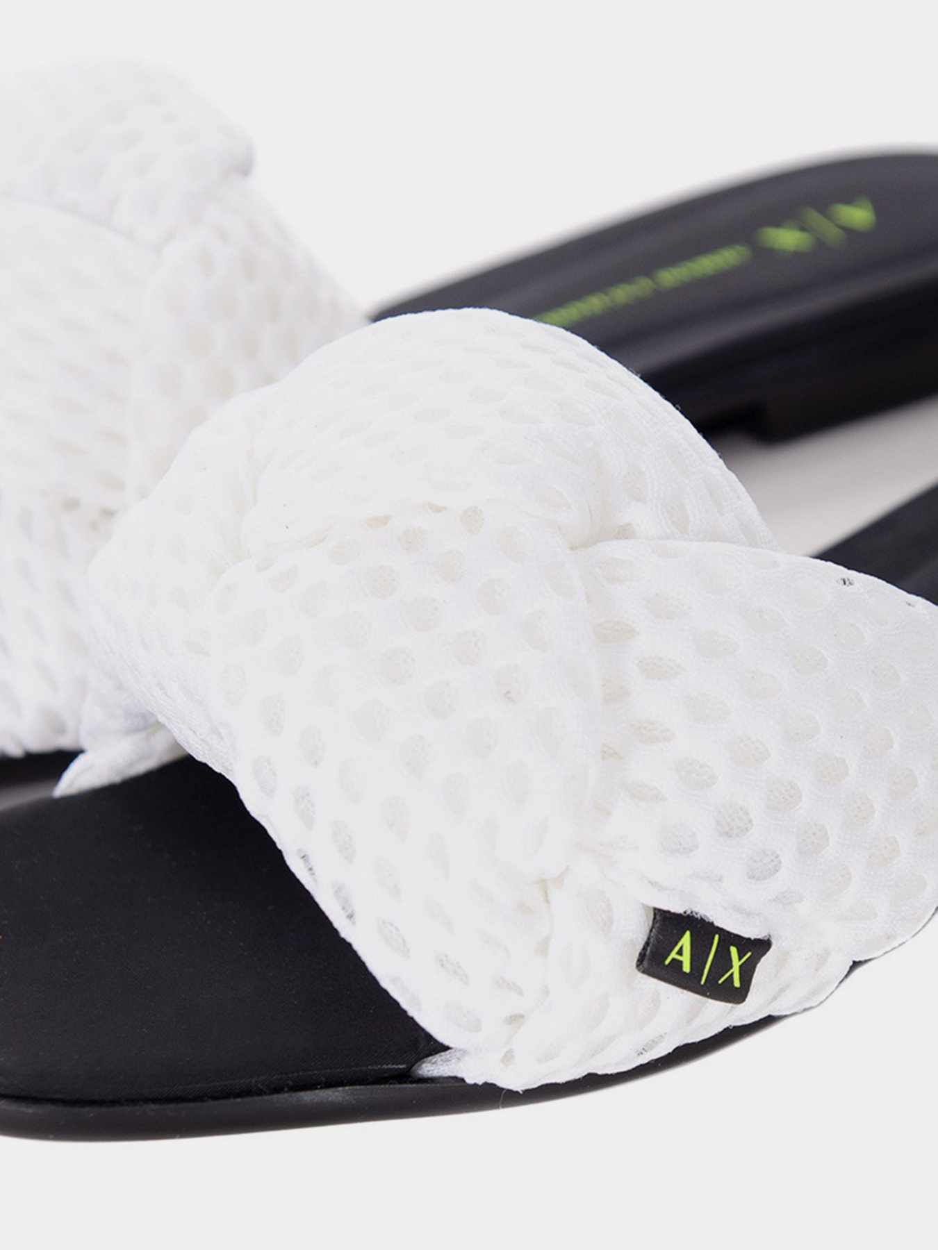 Шлепанцы Armani Exchange модель XDP020-XV374-00152 Фото