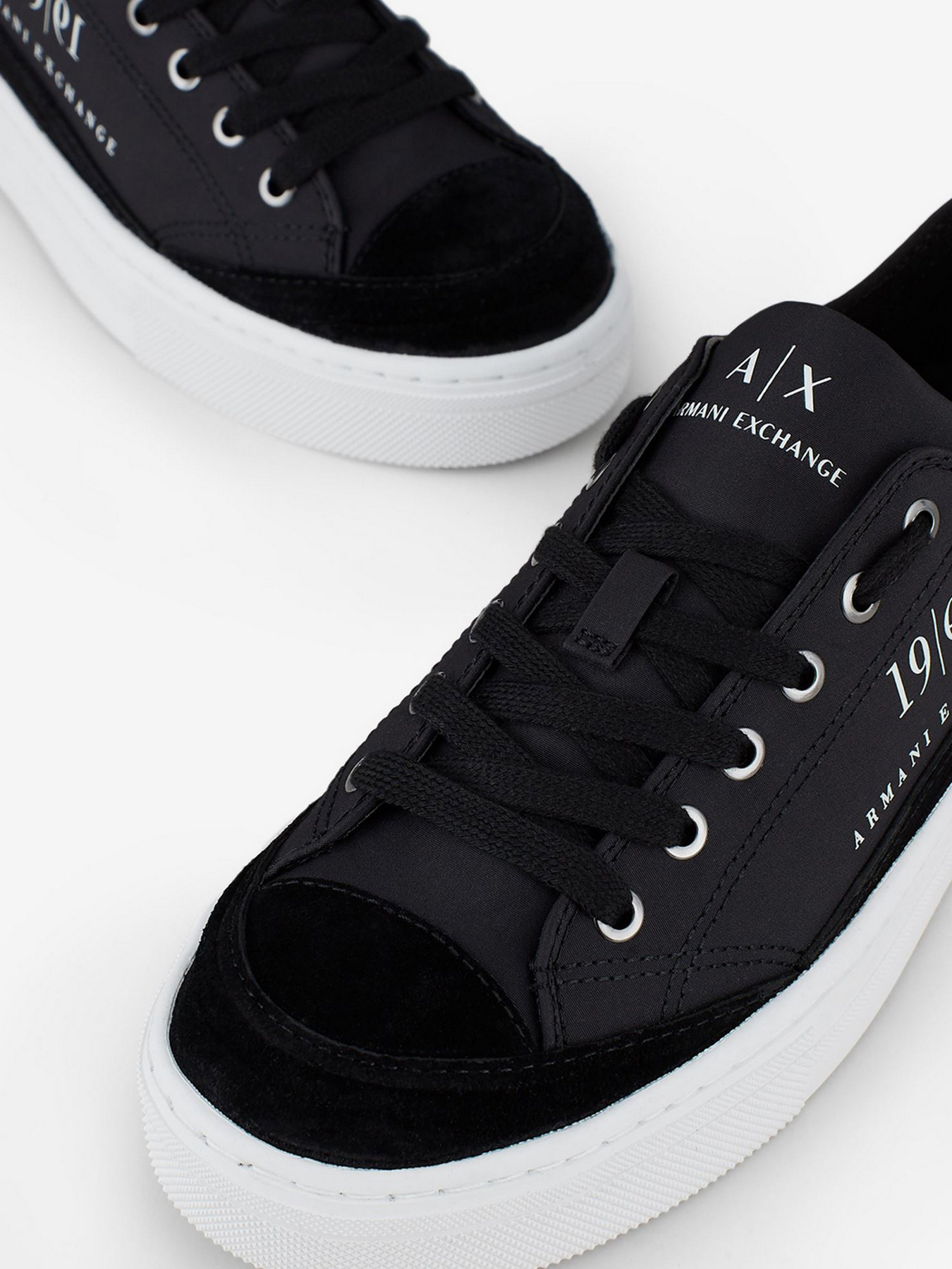 Кеды низкие Armani Exchange модель XDX040-XV390-00002 Фото