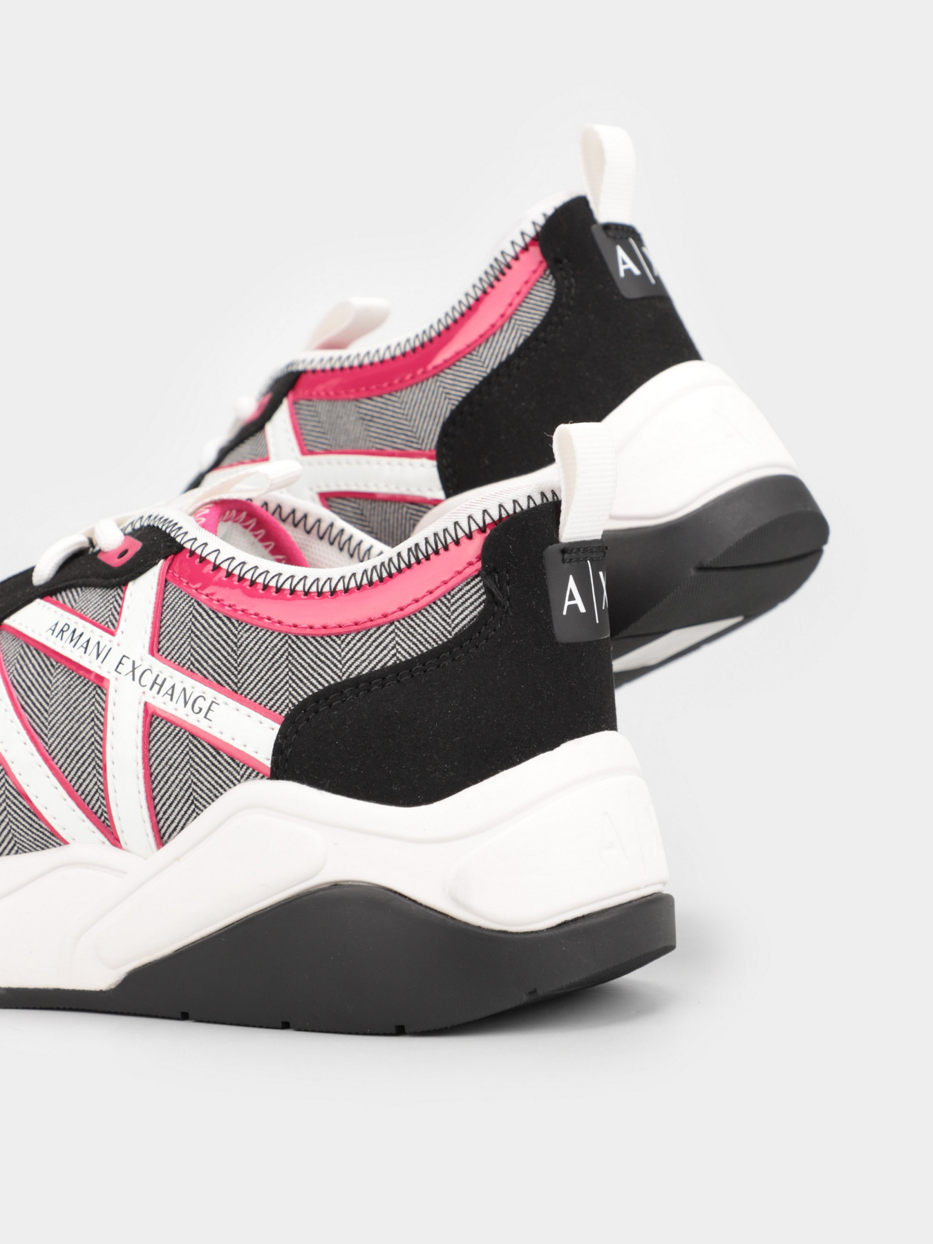 Кроссовки Armani Exchange модель XDX039-XV395-K501 Фото