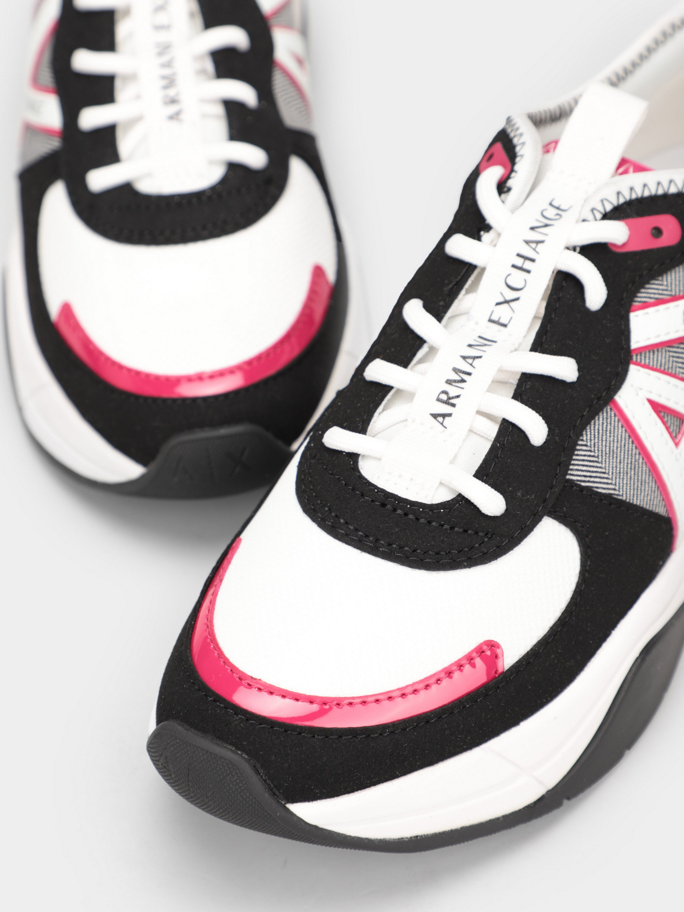 Кроссовки Armani Exchange модель XDX039-XV395-K501 Фото