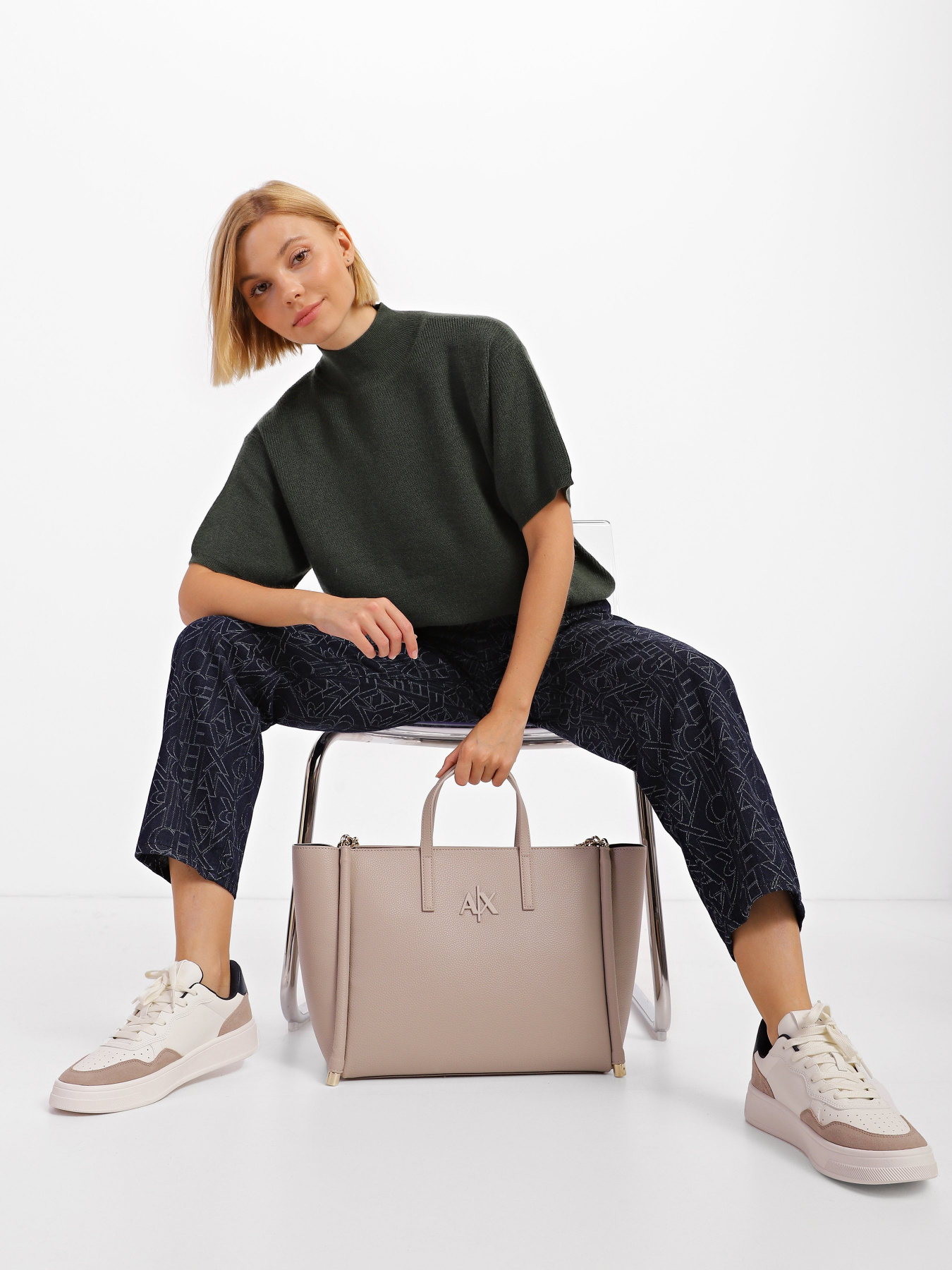 Кросівки повсякденні Armani Exchange модель XDX103-XV579-S030 Фото