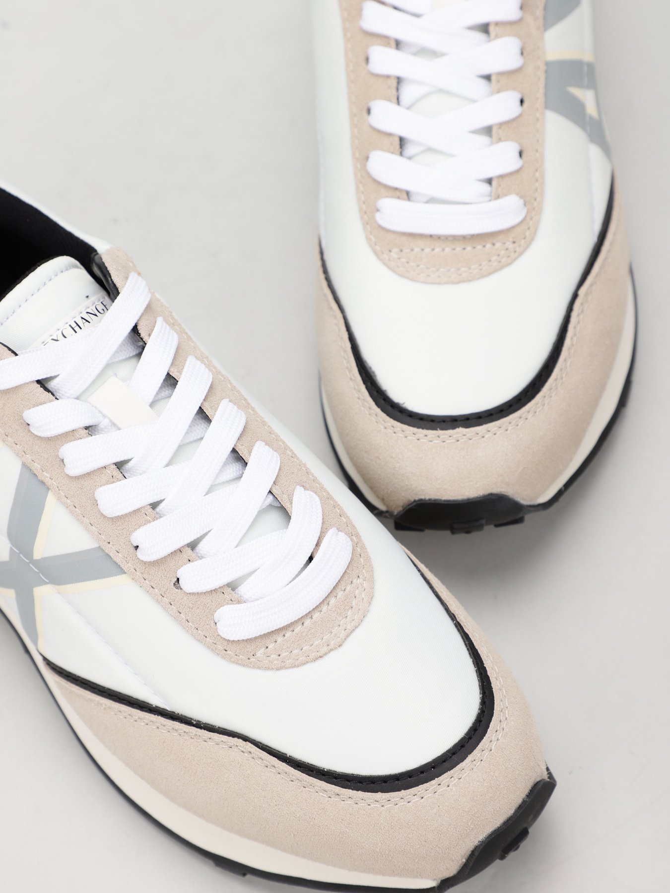 Кроссовки Armani Exchange модель XDX109-XV588-K618 Фото