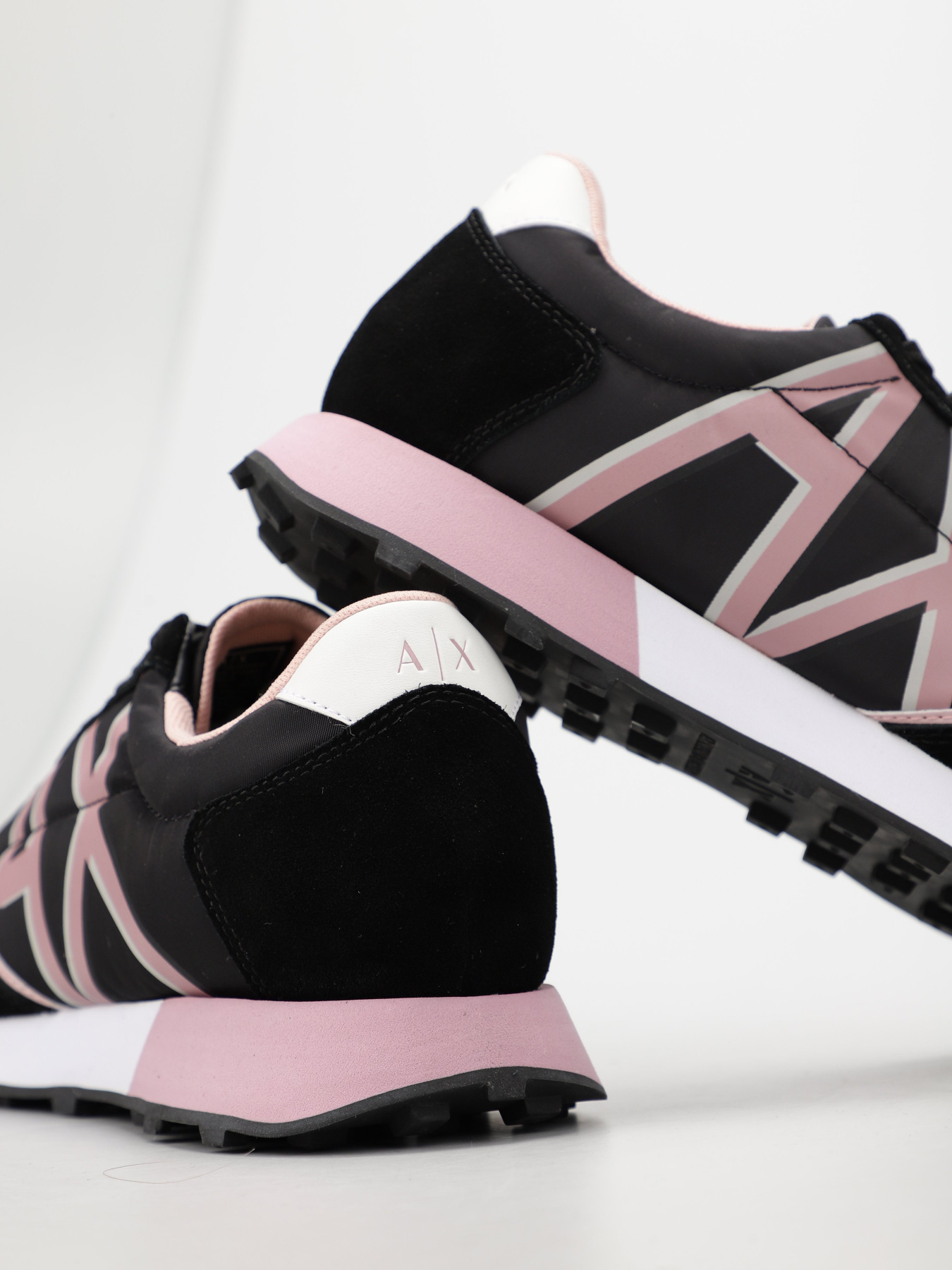 Кроссовки Armani Exchange модель XDX109-XV588-K700 Фото