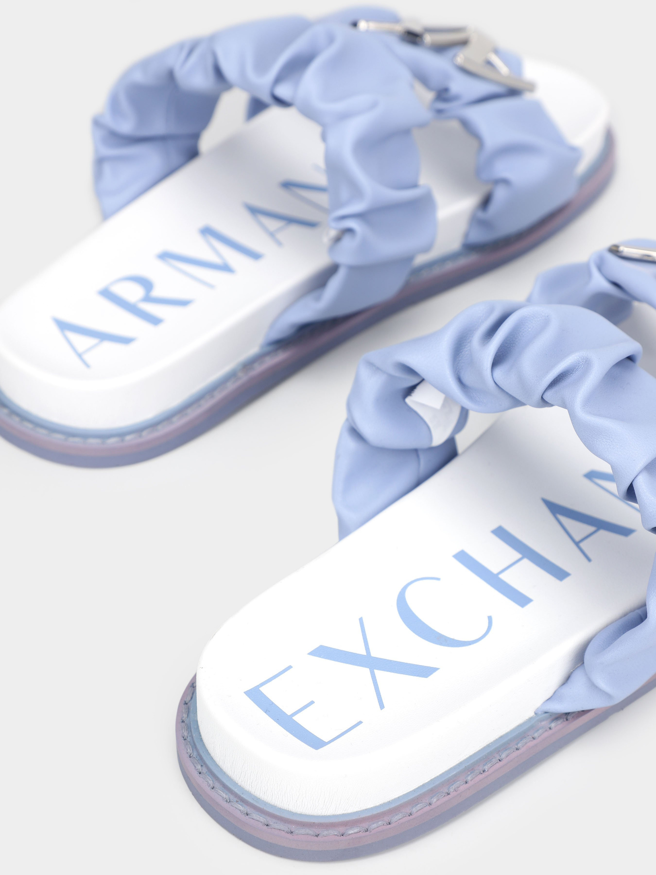 Шлепанцы Armani Exchange модель XDP040-XV705-S599 Фото