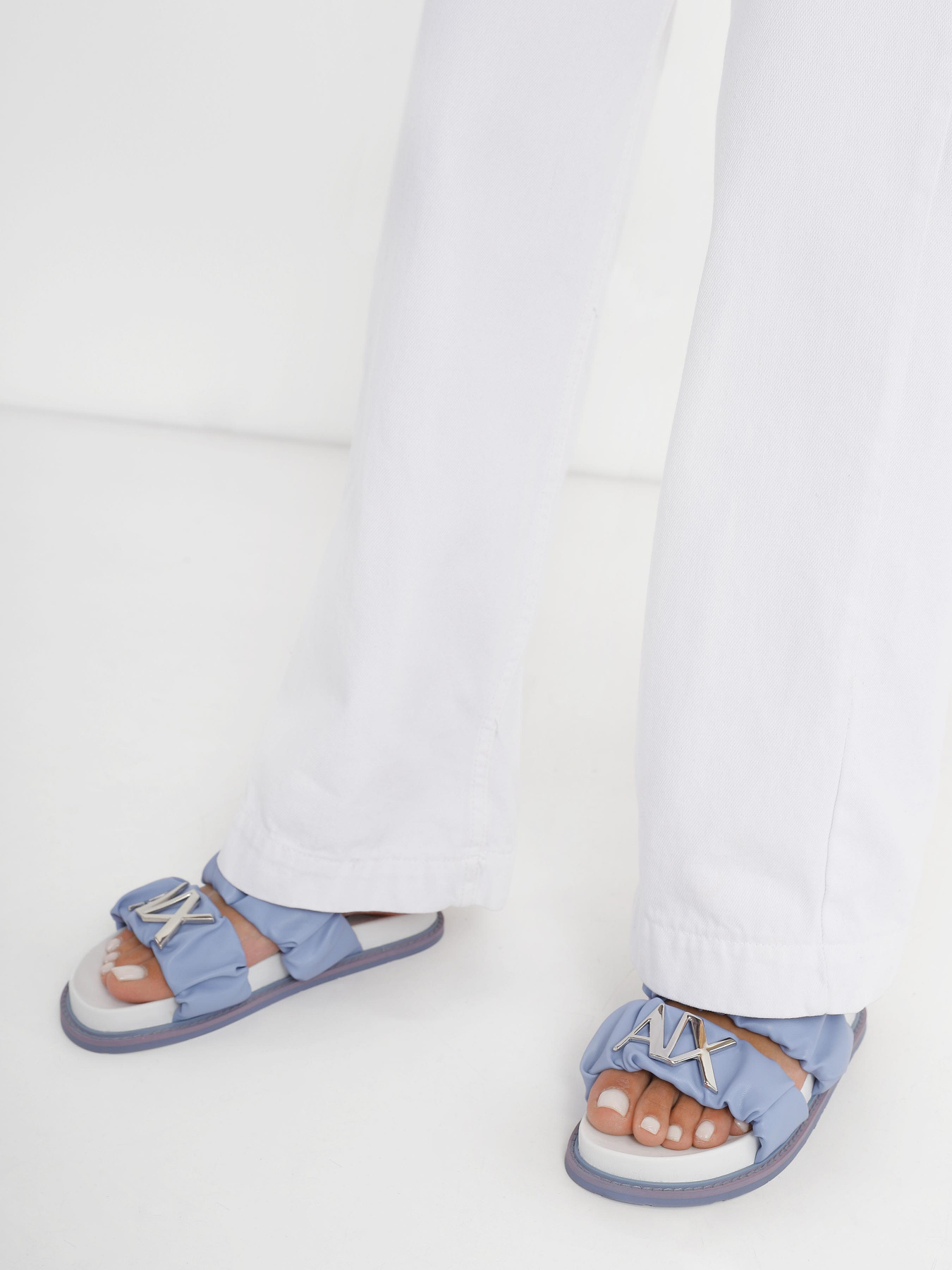 Шлепанцы Armani Exchange модель XDP040-XV705-S599 Фото