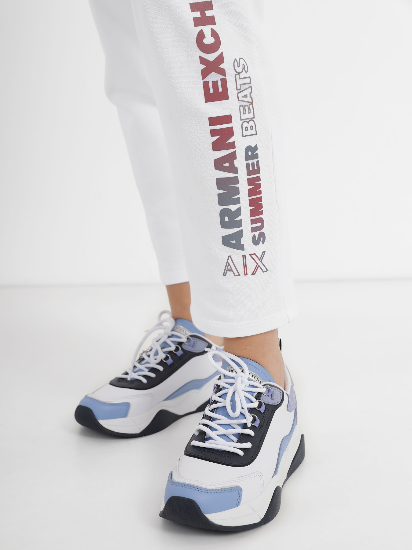 Кроссовки Armani Exchange модель XDX104-XV580-S631 Фото