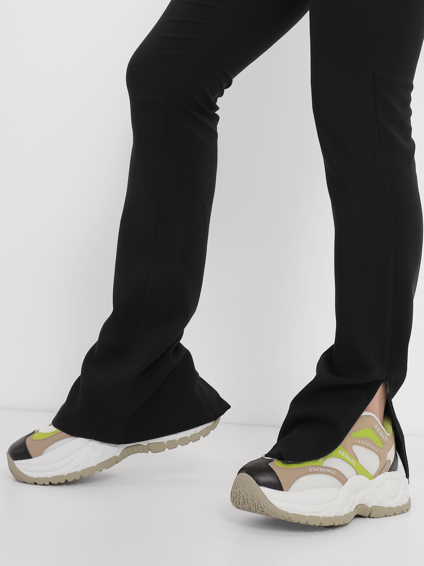 Кросівки Armani Exchange Модель XDX120-XV708-S600 Фото