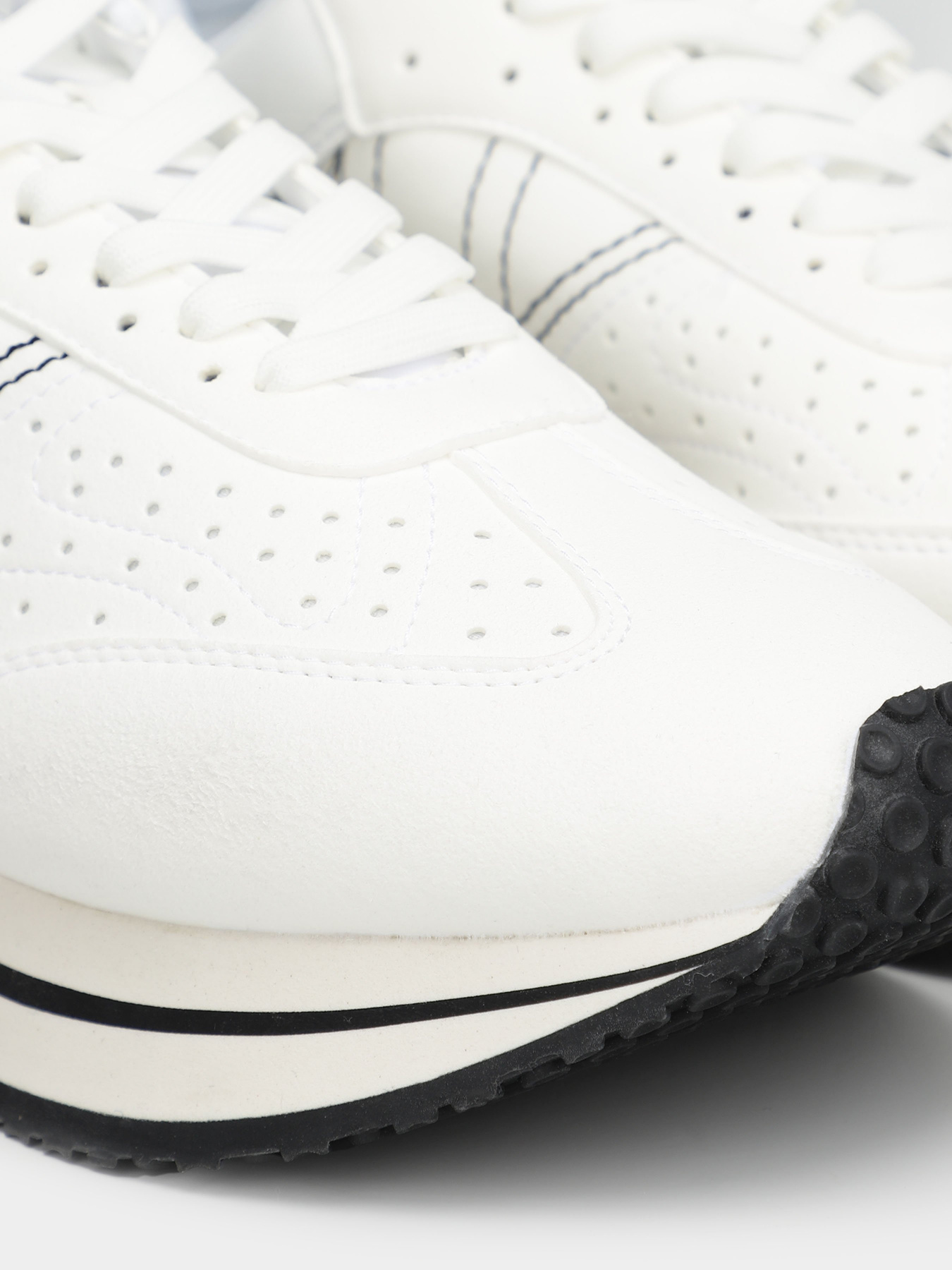 Кроссовки Armani Exchange модель XDX121-XV709-N582 Фото