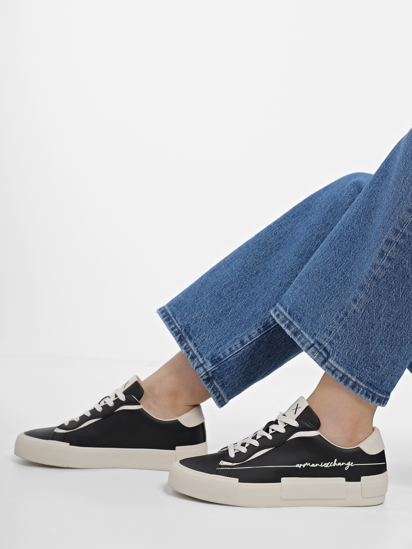 Кеды низкие Armani Exchange модель XDX097-XV721-N814 Фото