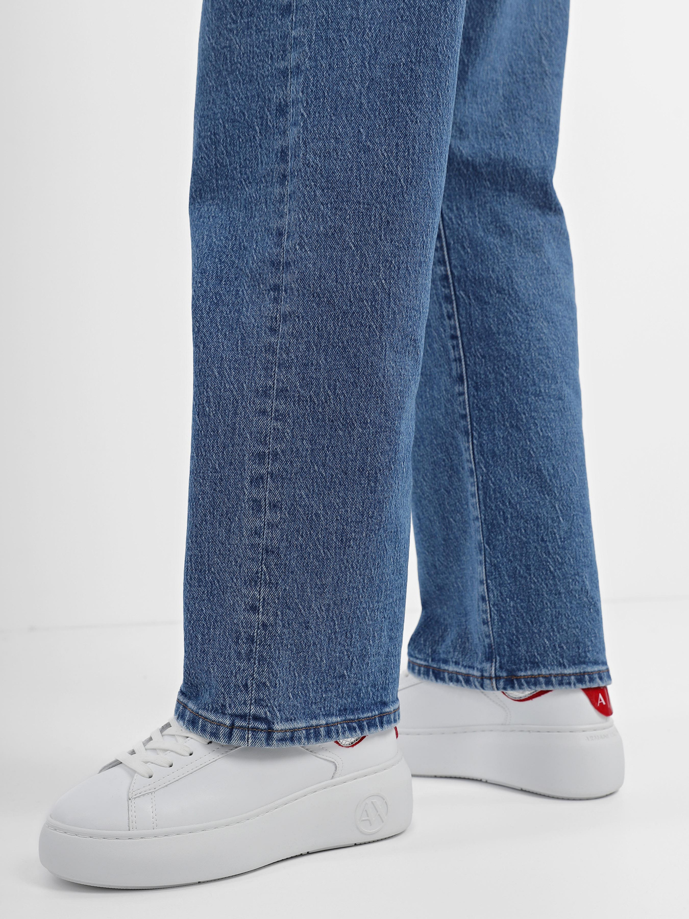 Кроссовки Armani Exchange модель XDX108-XV731-S052 Фото