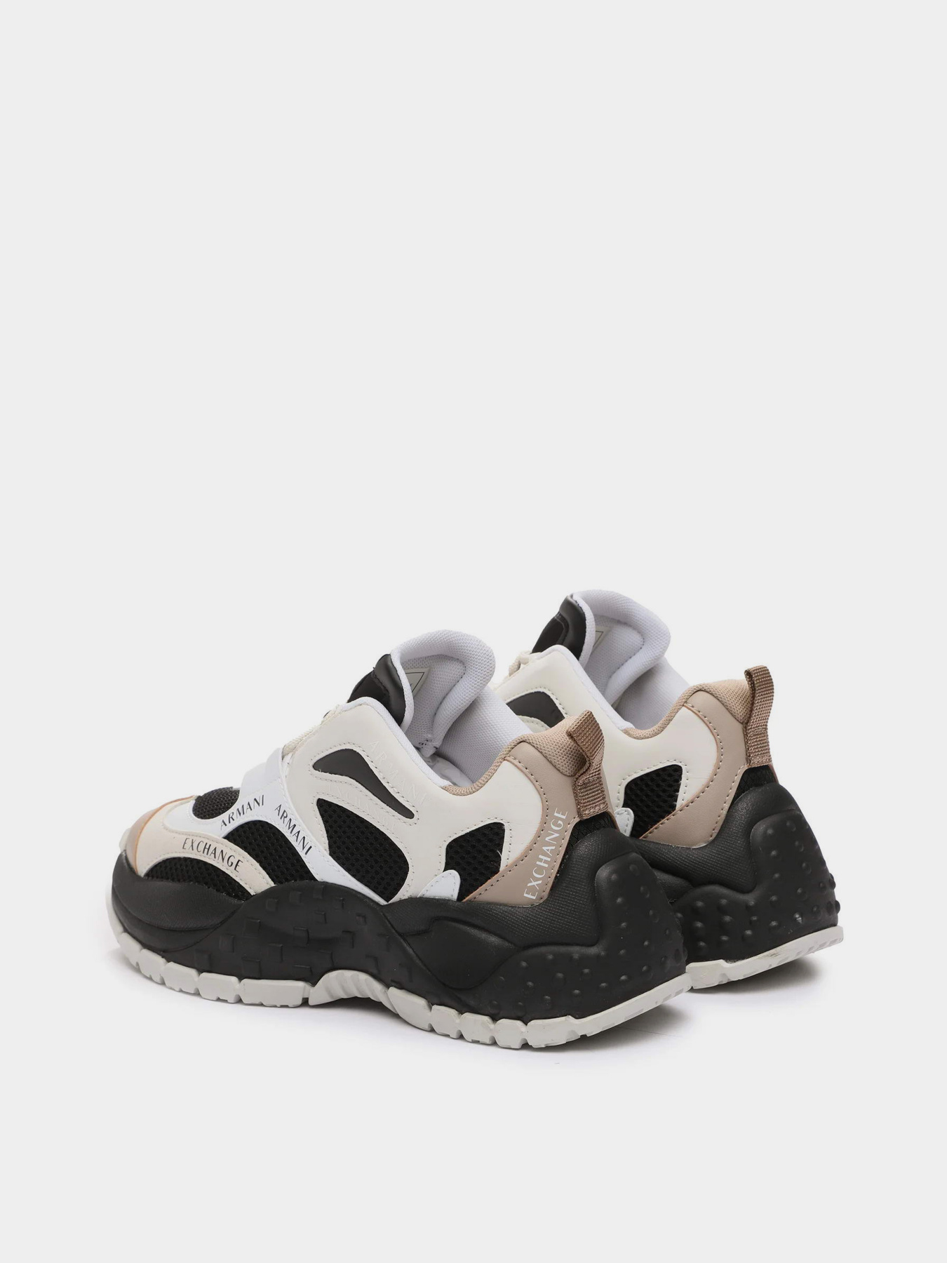 Кроссовки Armani Exchange модель XDX120-XV708-S949 Фото