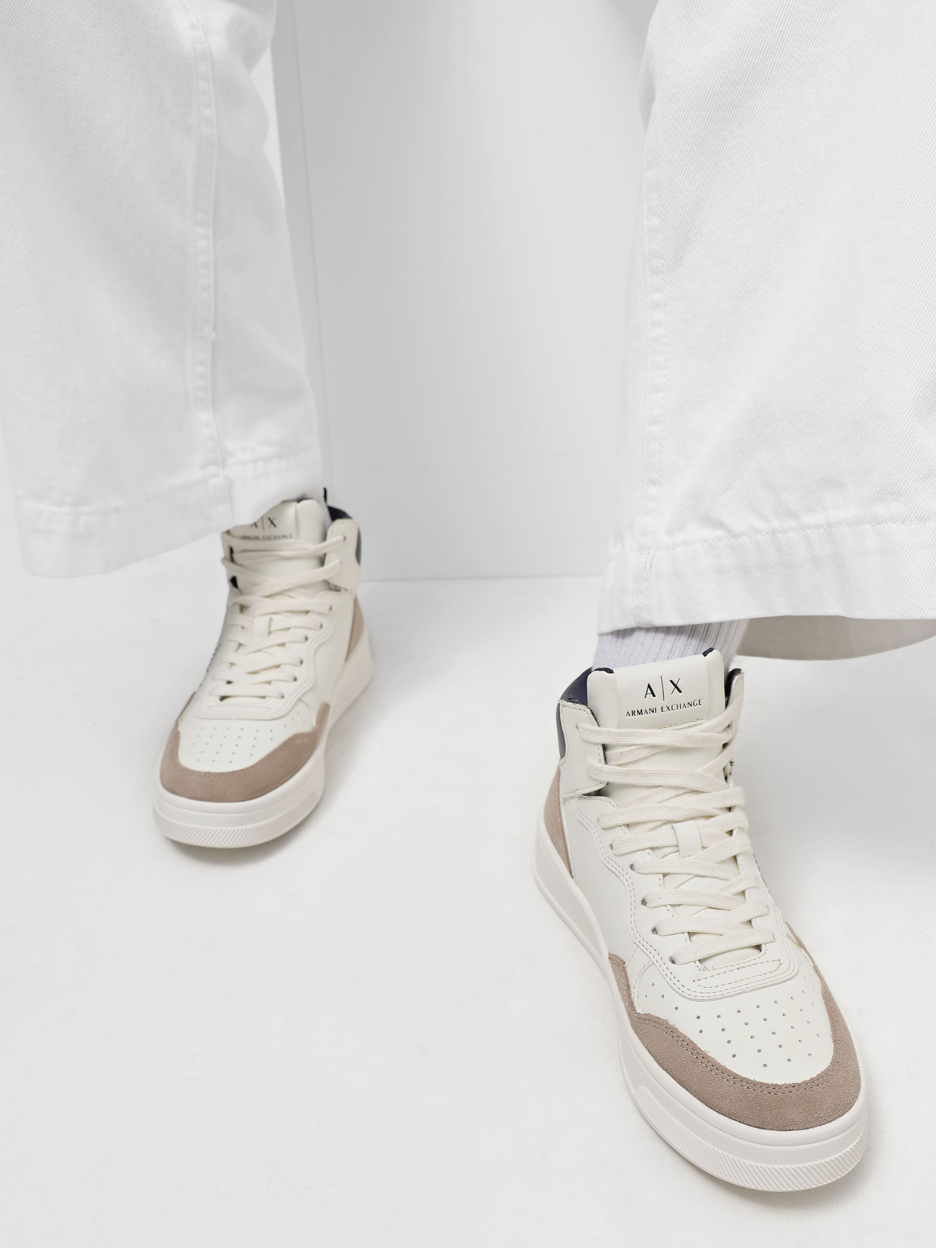 Кросівки повсякденні Armani Exchange модель XDZ024-XV579-S030 Фото