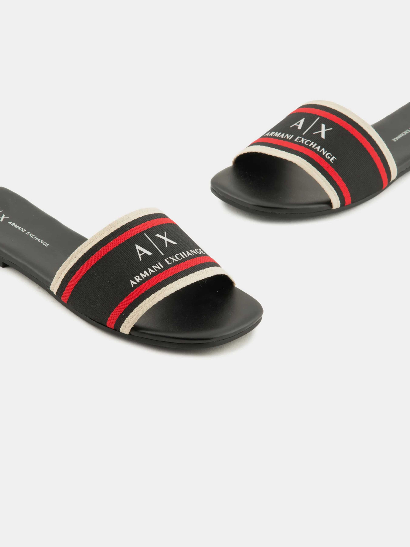 Шлепанцы Armani Exchange модель XDP045-XV842-00002 Фото