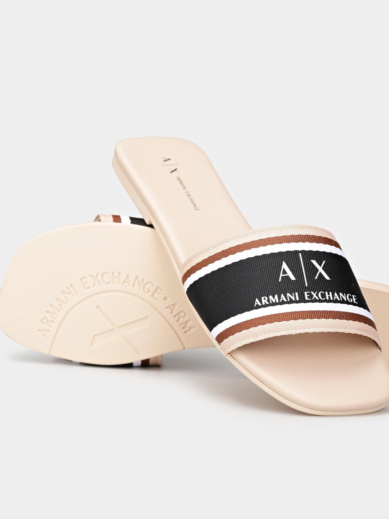 Шлепанцы Armani Exchange модель XDP045-XV842-00095 Фото