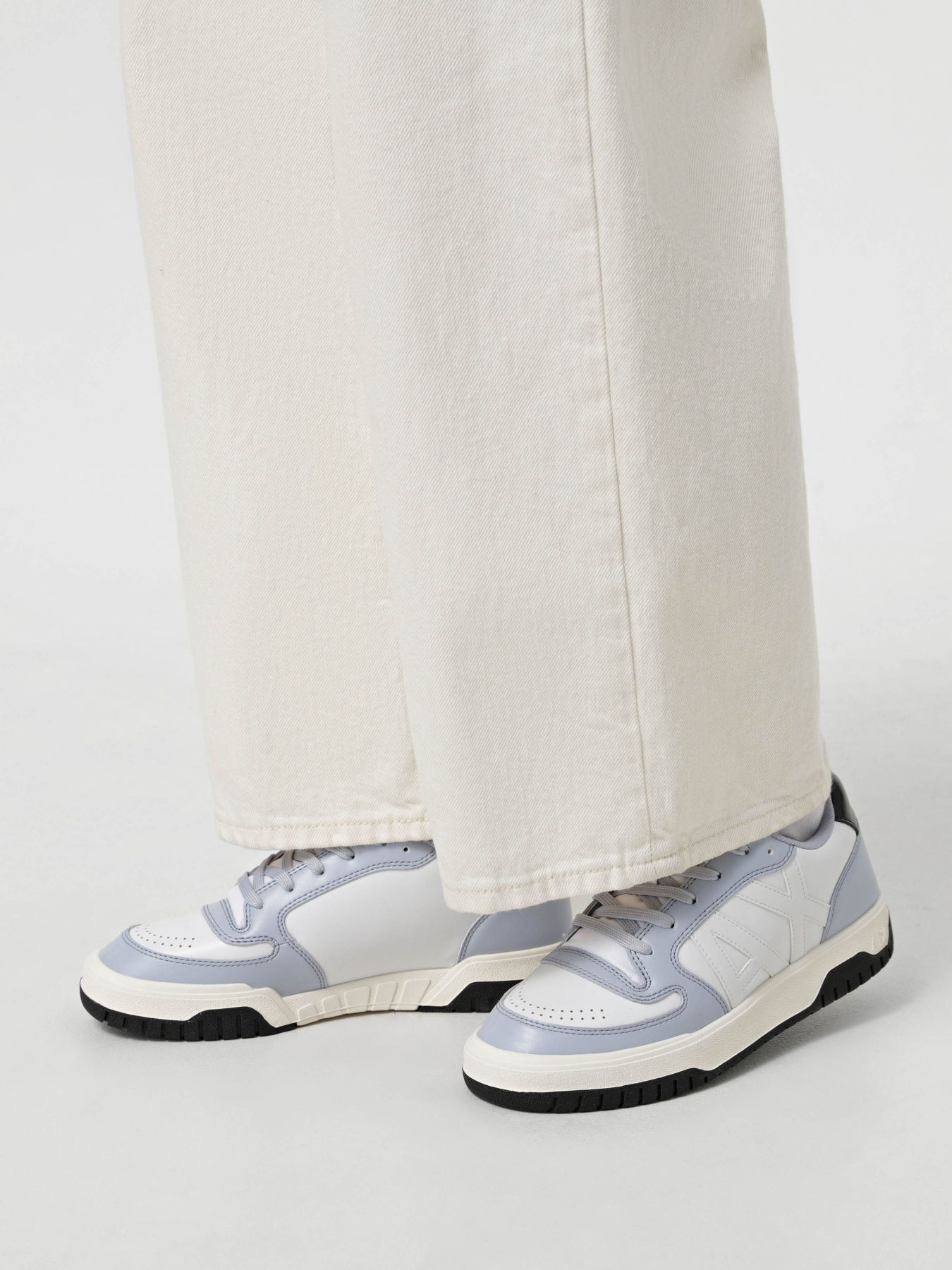 Кросівки повсякденні Armani Exchange модель XDX149-XV765-K709 Фото