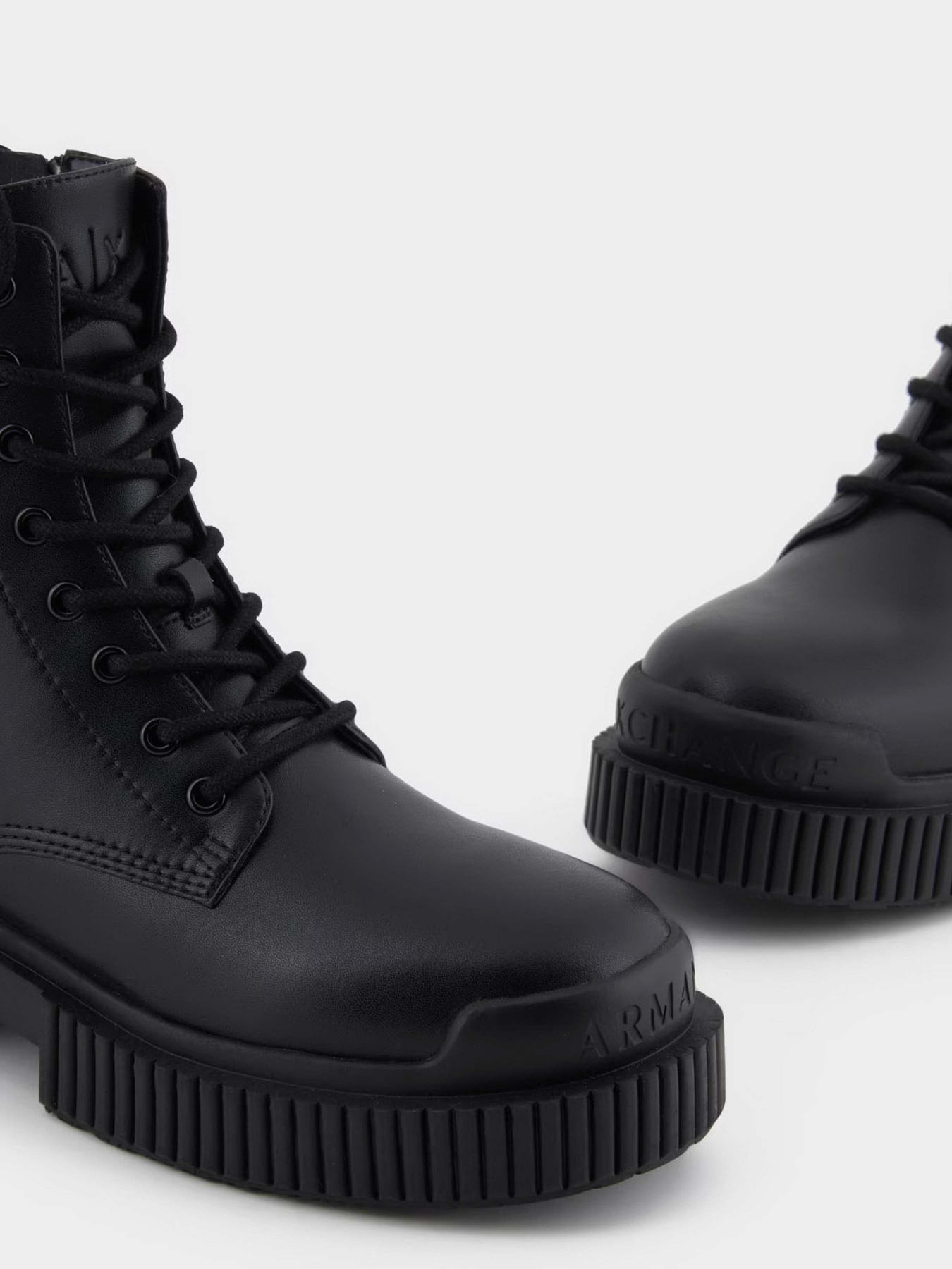 Ботинки Armani Exchange модель XDN031-XV875-00002 Фото