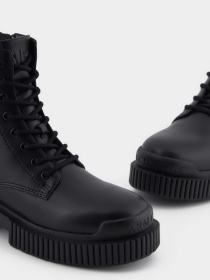 Ботинки Armani Exchange модель XDN031-XV875-00002 Фото