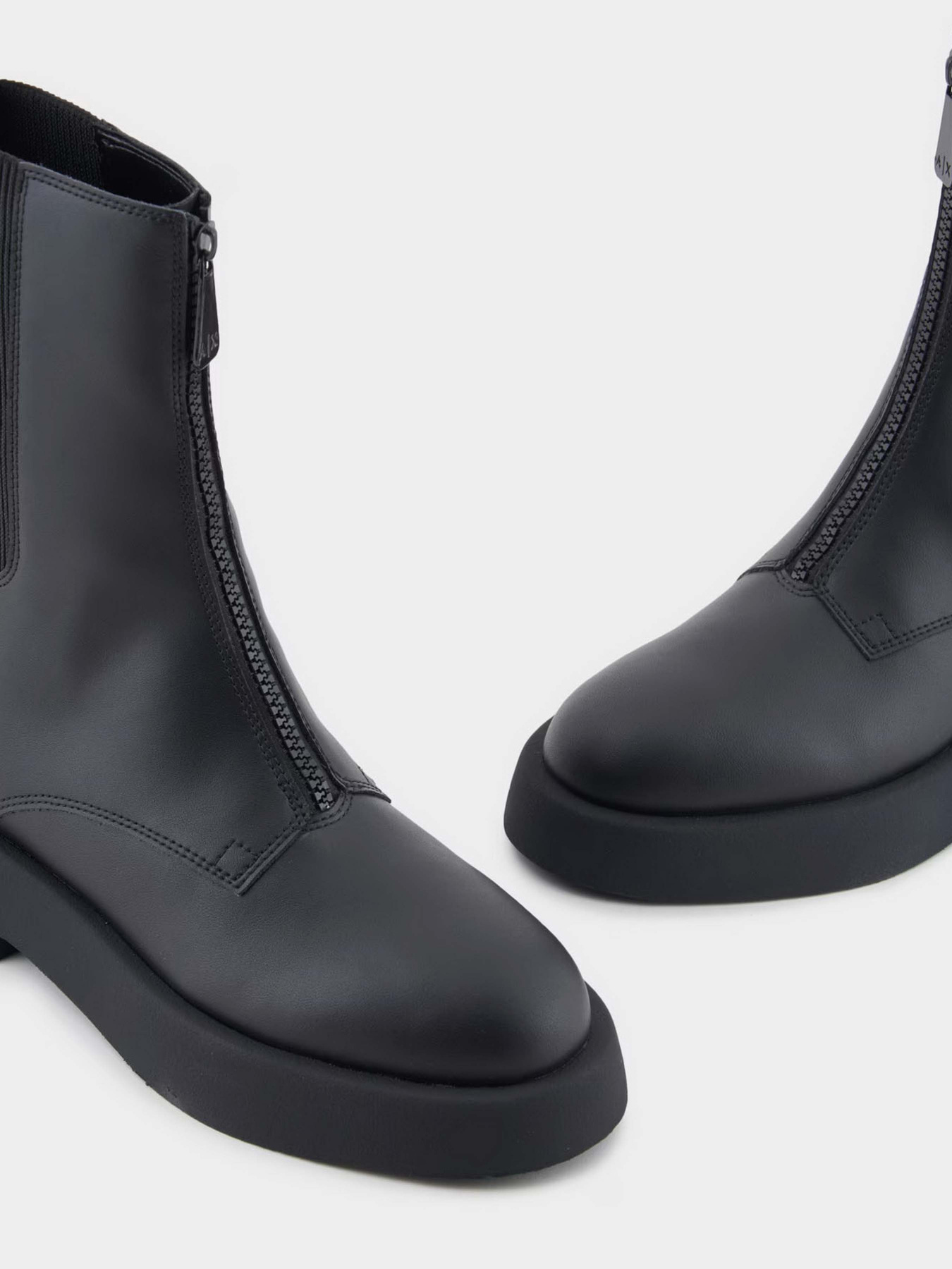 Ботинки и сапоги Armani Exchange модель XDN036-XV881-00002 Ботинки и сапоги Armani Exchange модель XDN036-XV881-00002 Фото