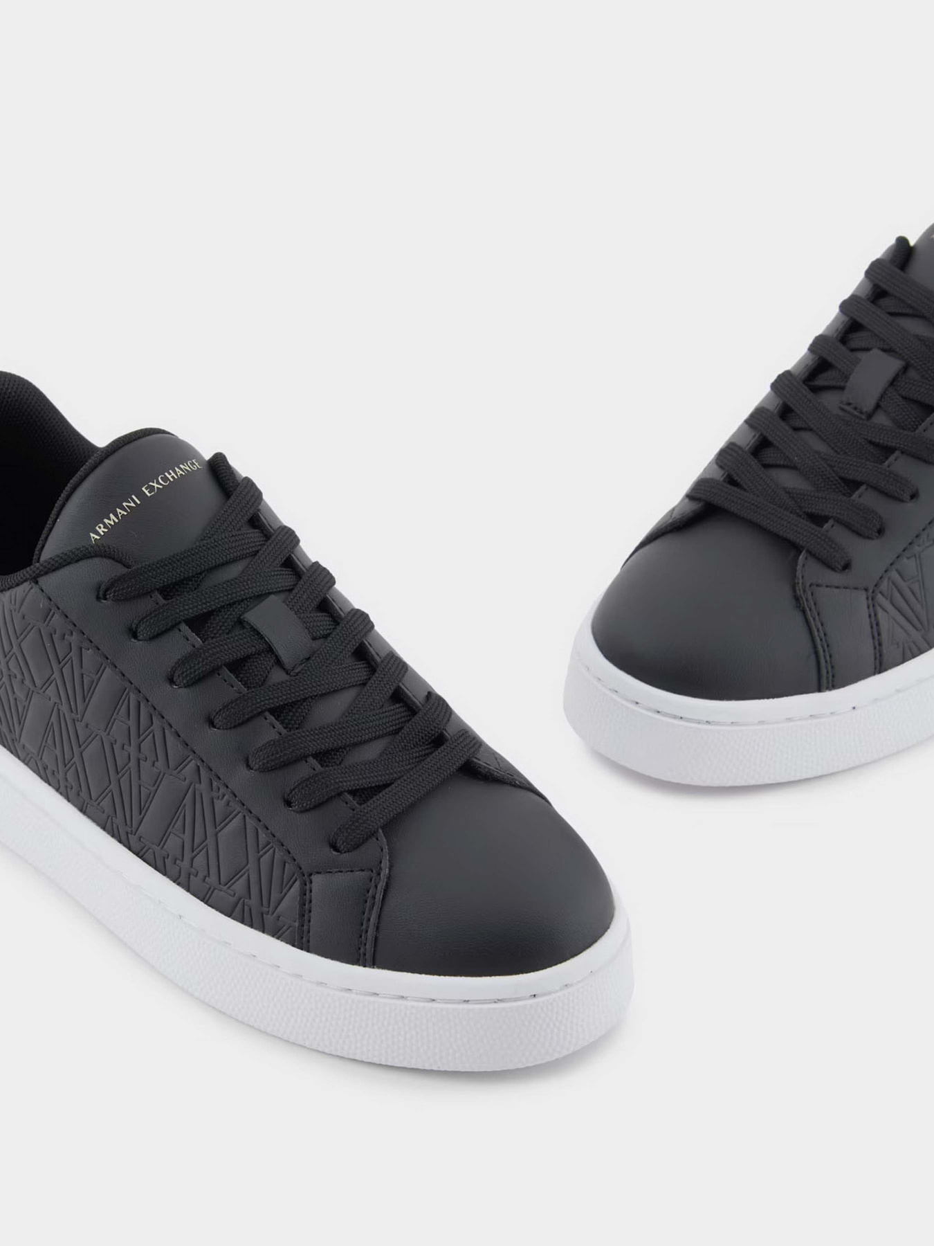 Кеды низкие Armani Exchange модель XDX165-XV891-T780 Кеды низкие Armani Exchange модель XDX165-XV891-T780 Фото