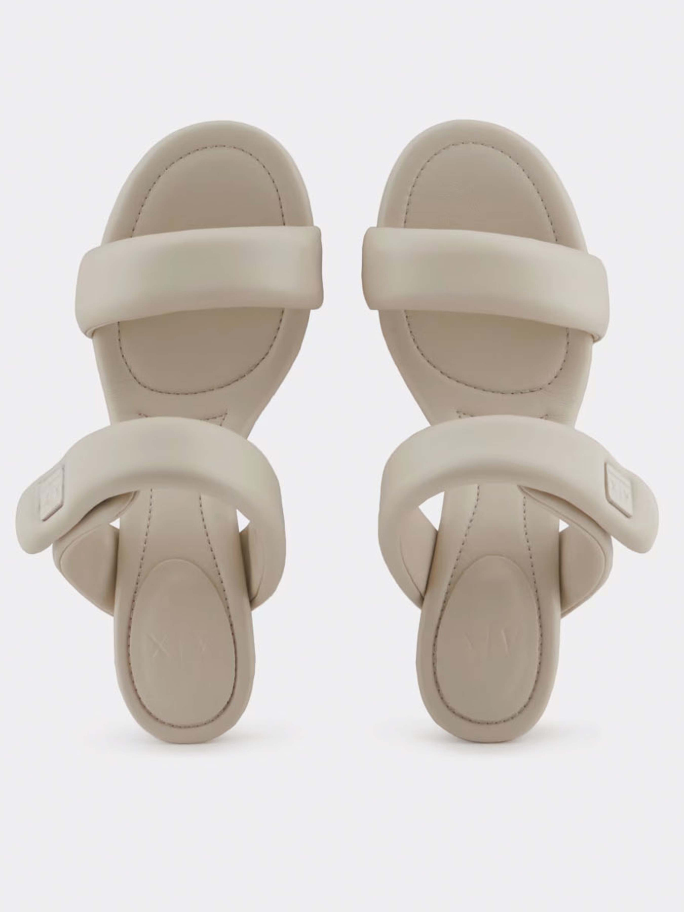 Мюлі Armani Exchange модель XDP060-XV926-01819 Мюлі Armani Exchange модель XDP060-XV926-01819 Фото