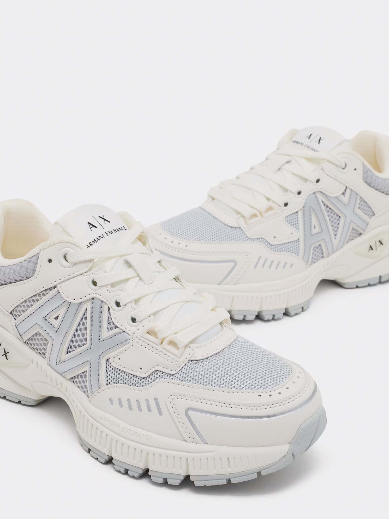 Кроссовки Armani Exchange модель XDX195-XV944-S137 Фото