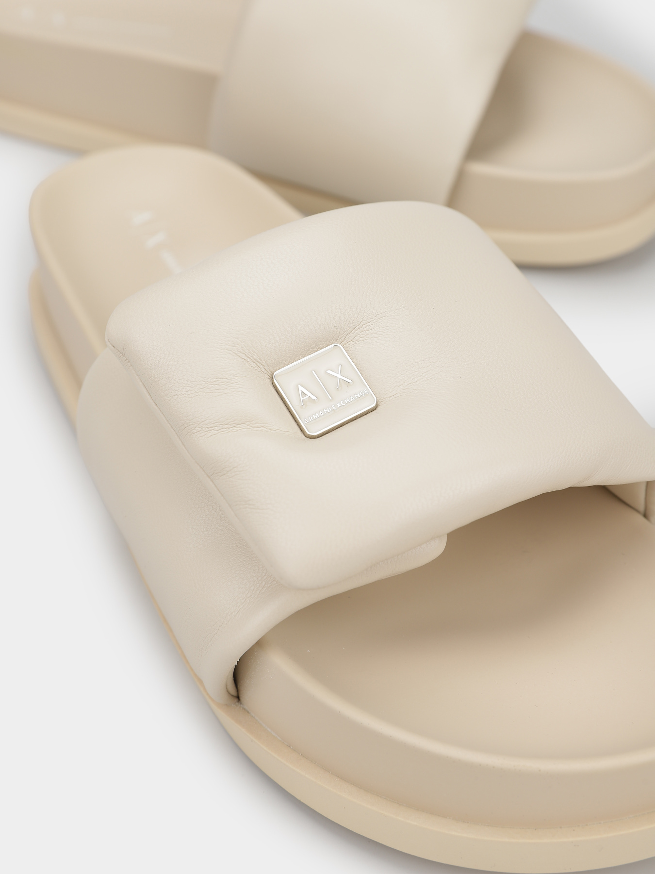 Шлепанцы Armani Exchange модель XDP061-XV926-01819 Фото